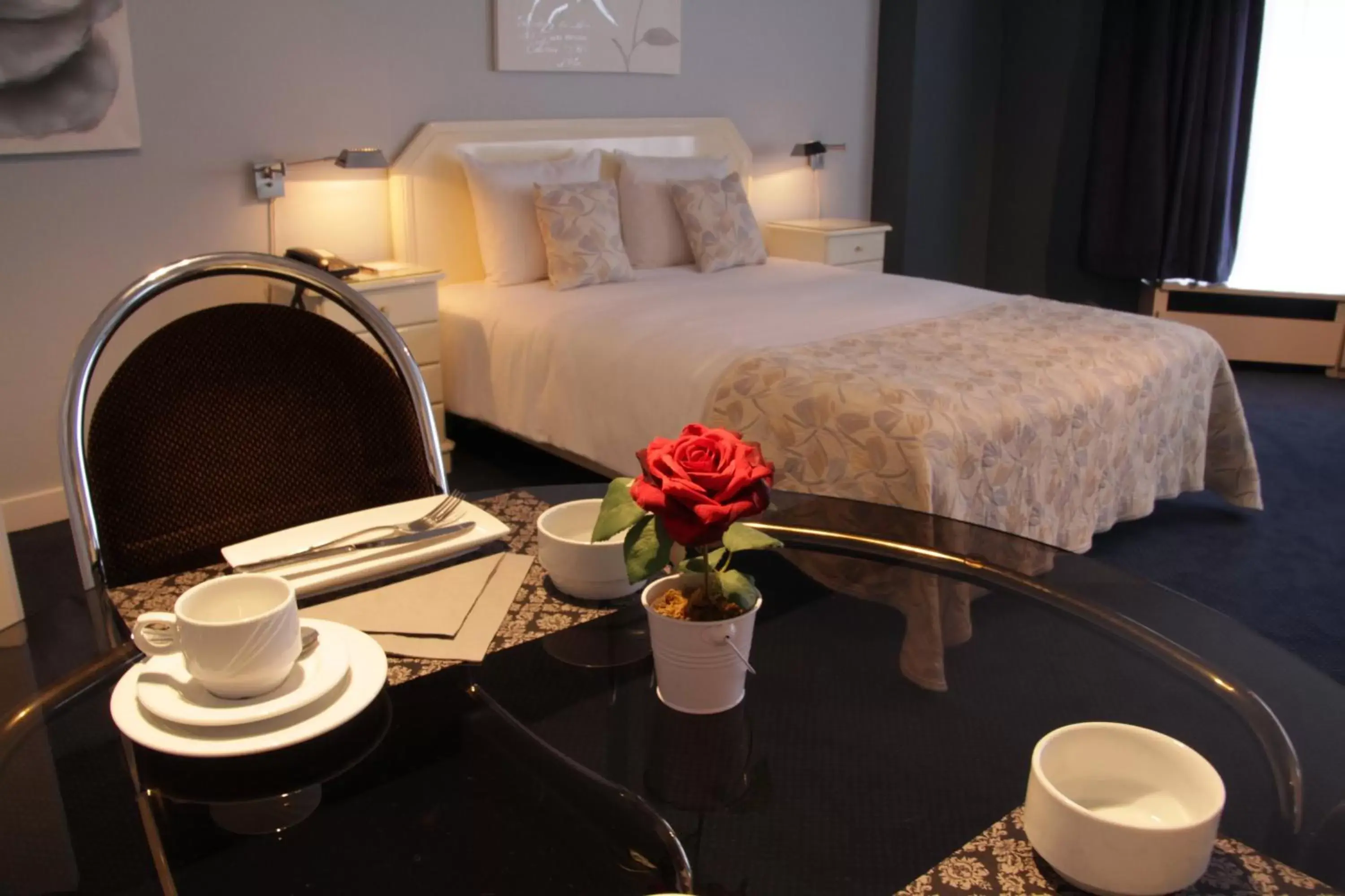 Food and drinks, Bed in First Euroflat Hotel
