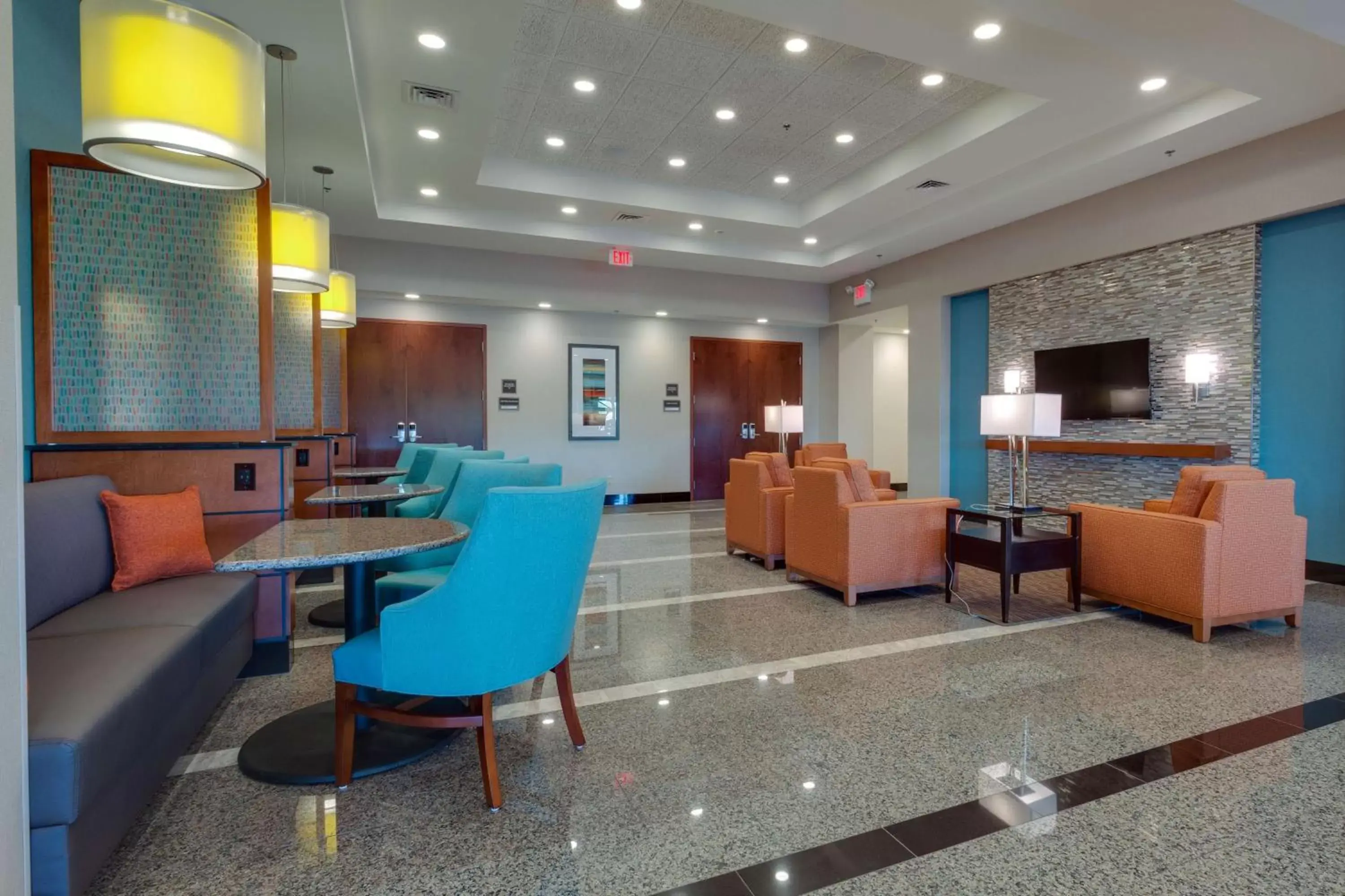 Lobby or reception, Lounge/Bar in Drury Inn & Suites Gainesville