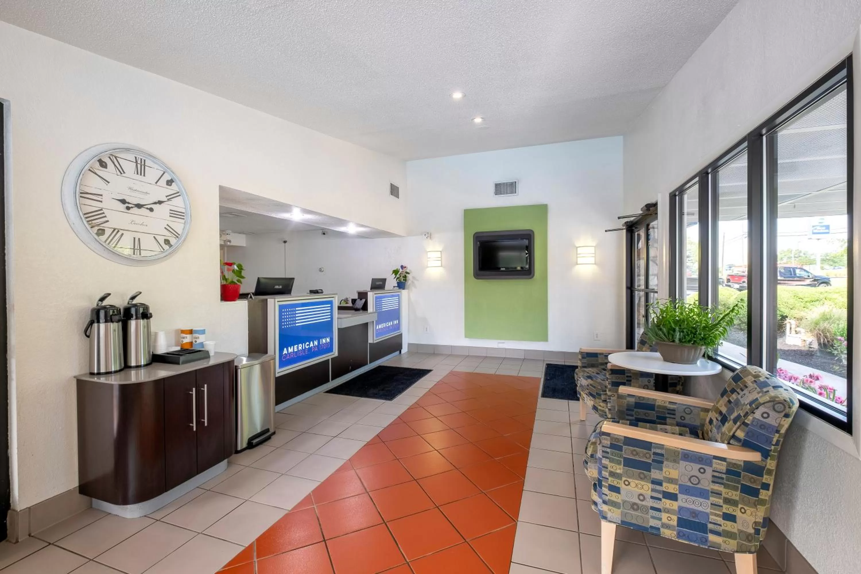 Lobby or reception in American Inn
