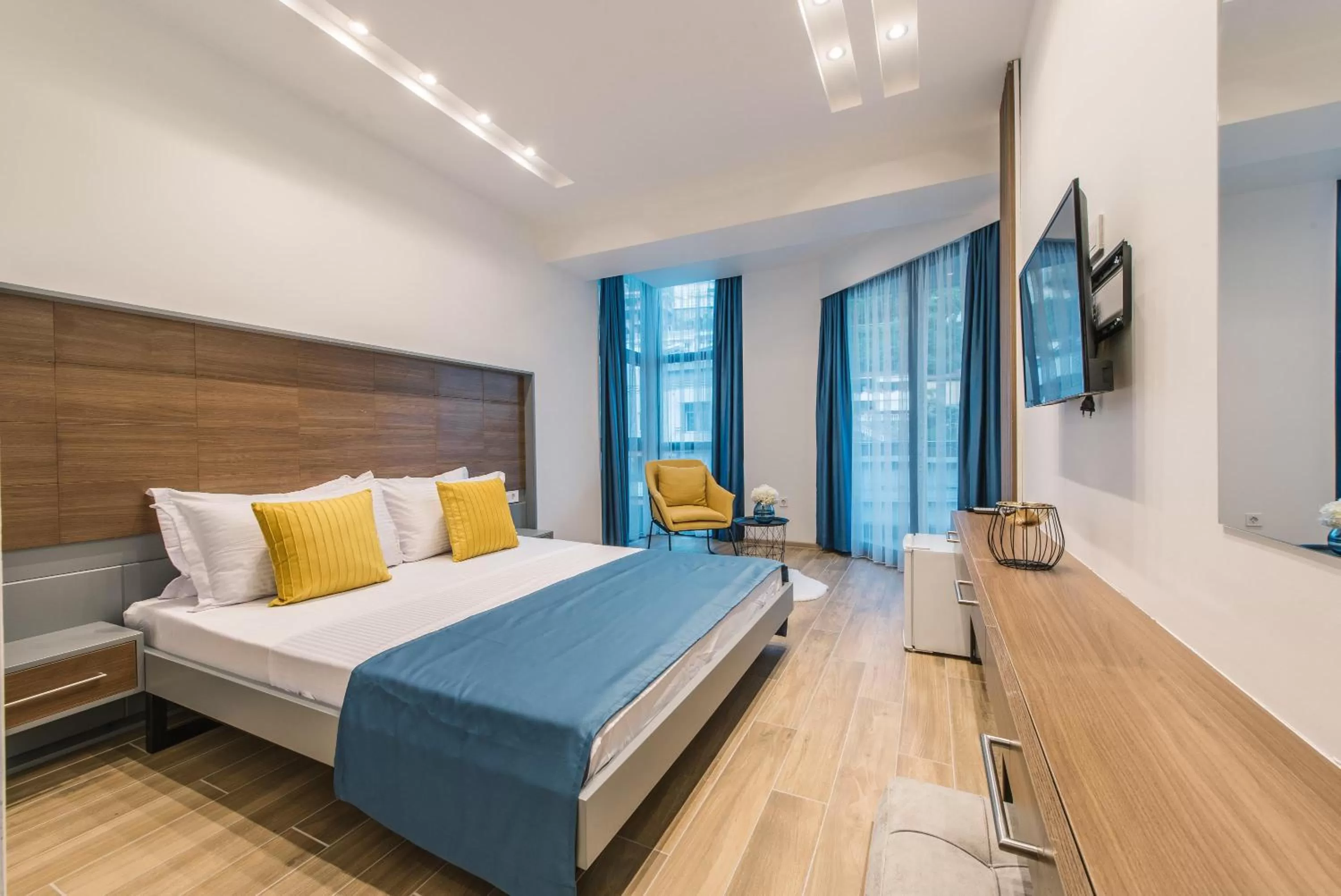 Photo of the whole room, Bed in Atelier