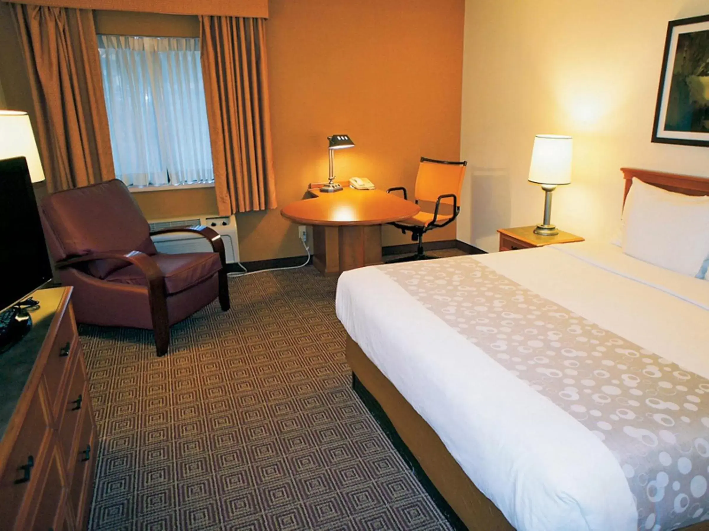 King Room - Accessible/Non-Smoking in Quality Inn & Suites Raleigh Durham Airport