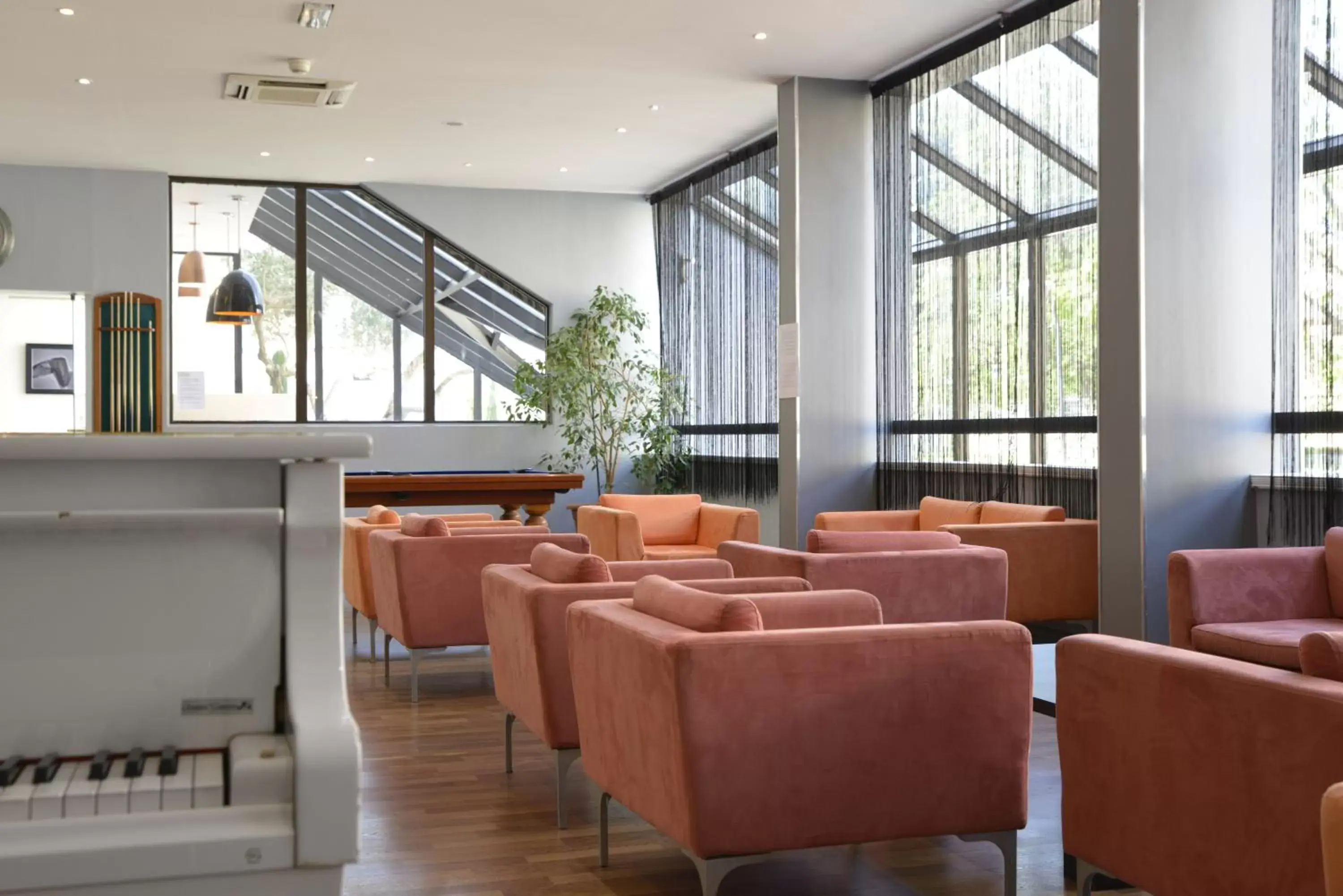 Communal lounge/ TV room, Lounge/Bar in Best Western Atrium