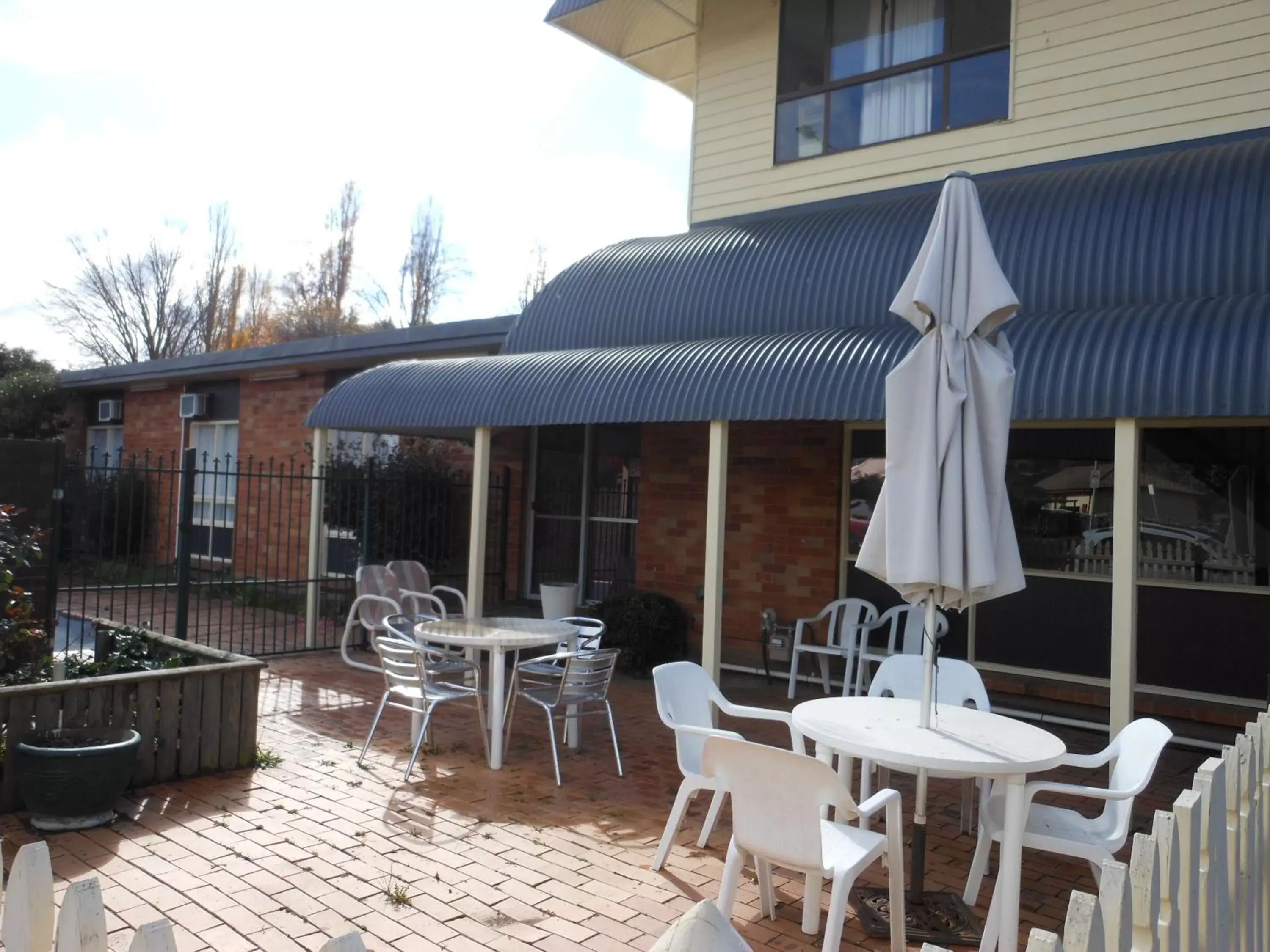 BBQ facilities in Parkway Motel