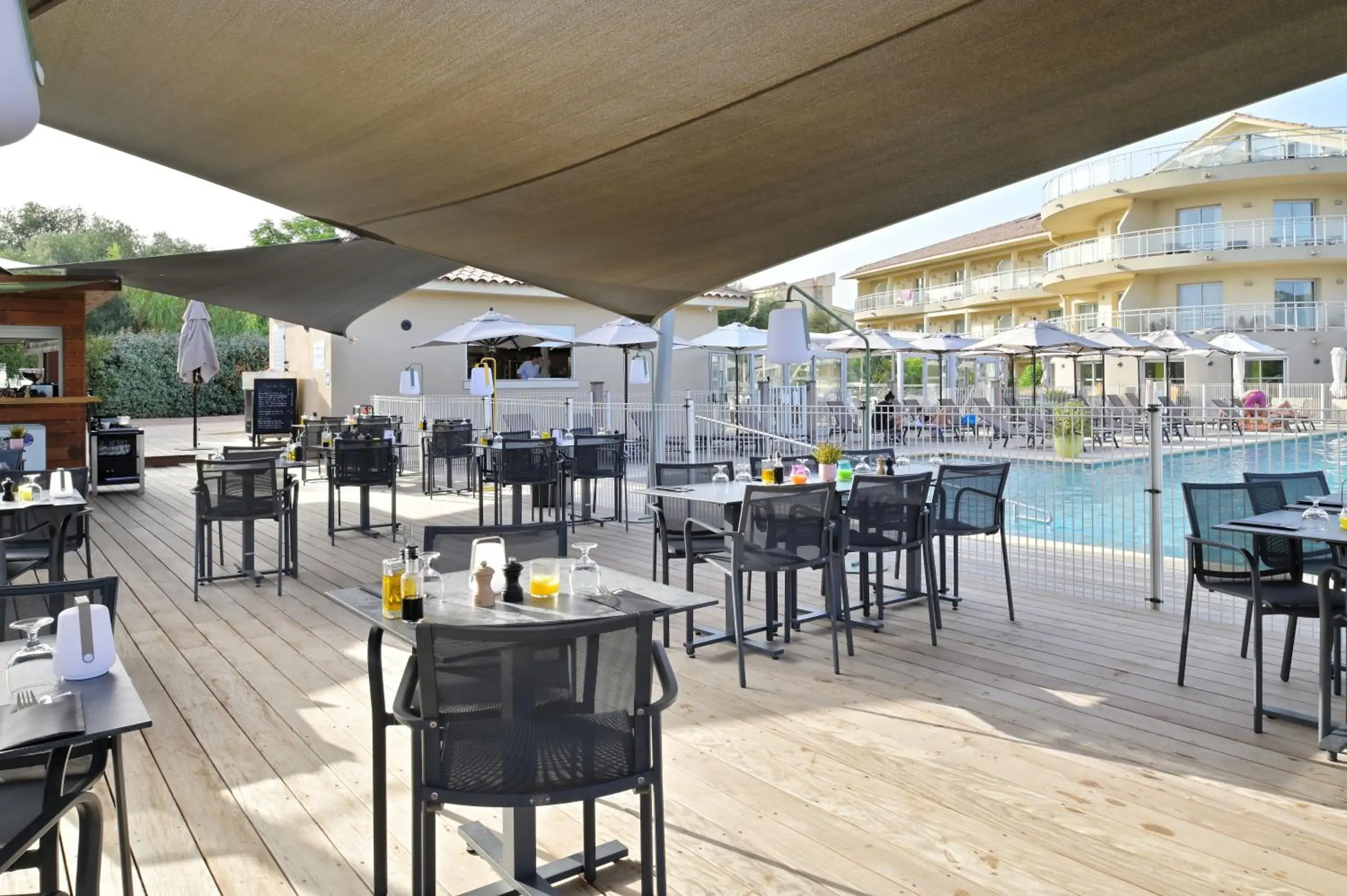 Restaurant/Places to Eat in Hotel Costa Salina