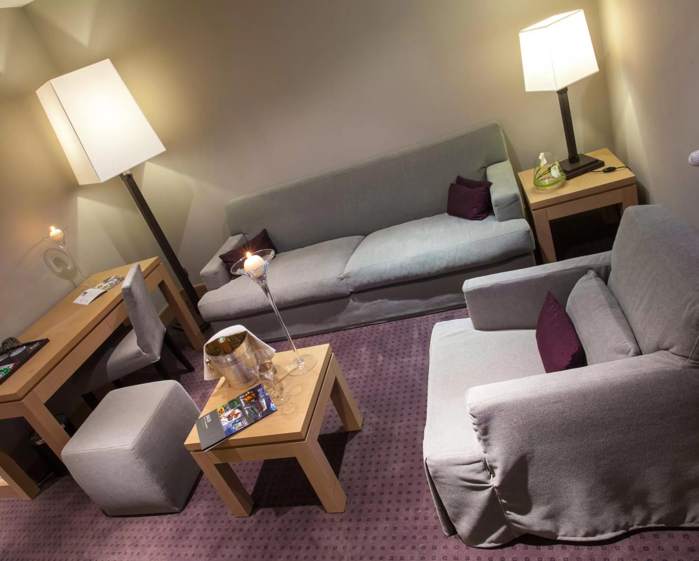 Living room, Bed in Hôtel Baud - Teritoria