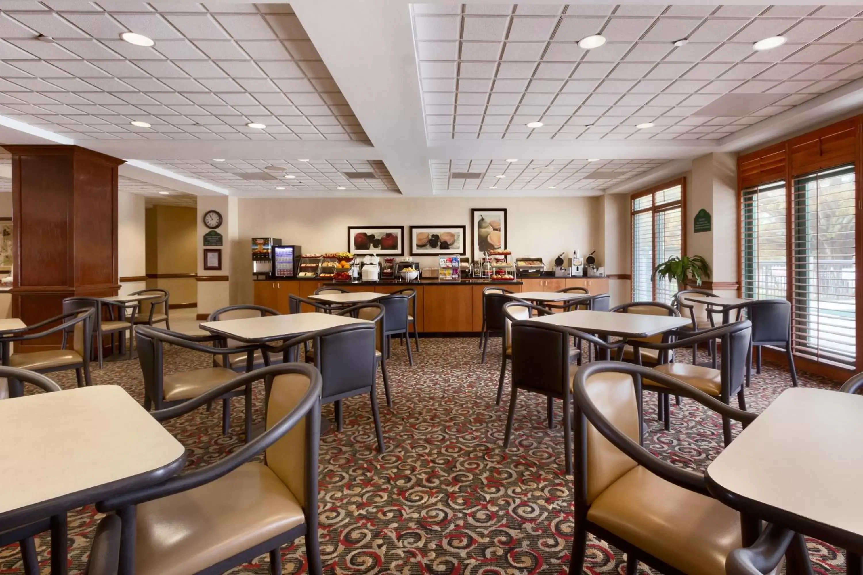 Restaurant/Places to Eat in Wingate by Wyndham - Charlotte Airport South I-77 at Tyvola