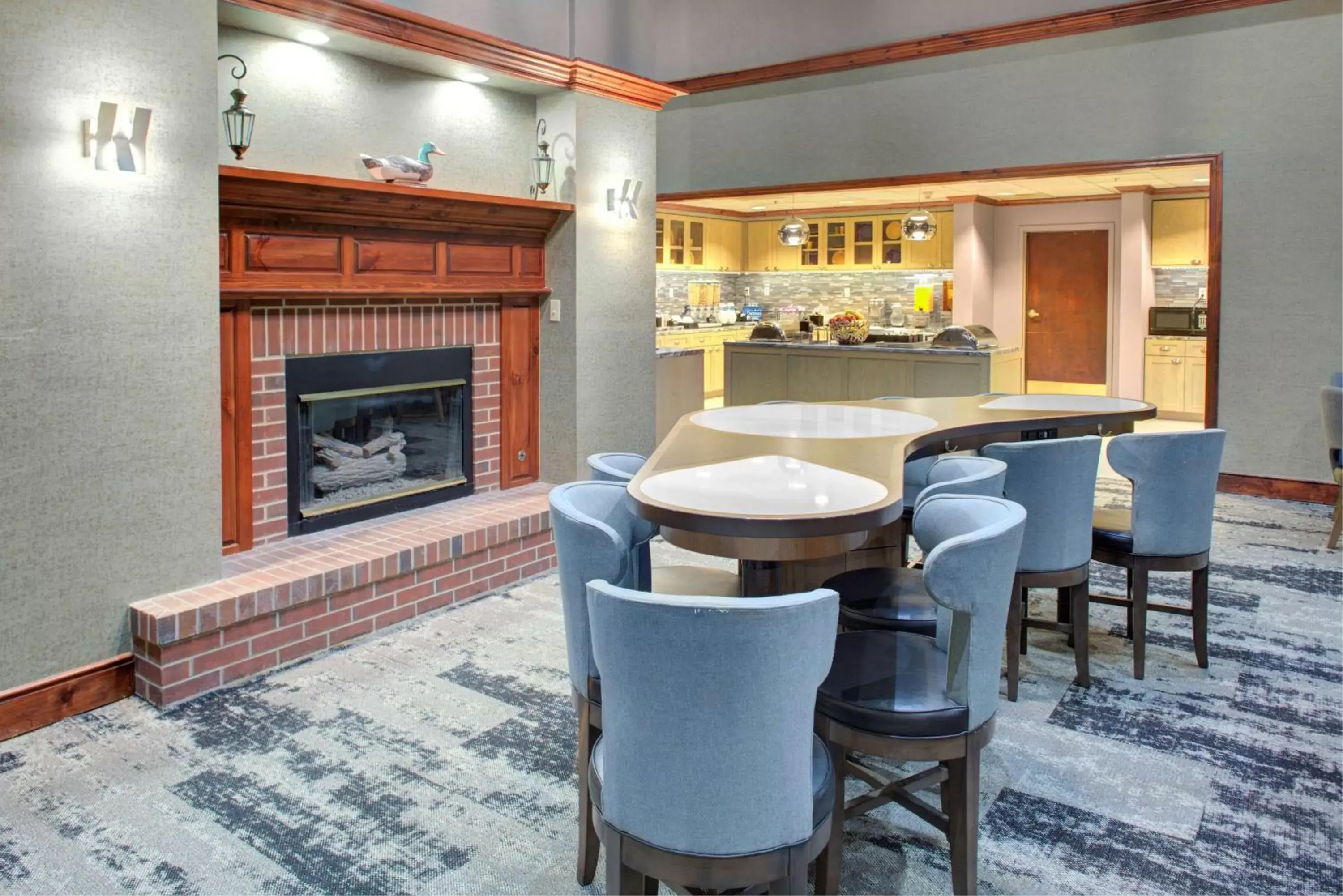 Breakfast, Lounge/Bar in Homewood Suites by Hilton Richmond - West End / Innsbrook