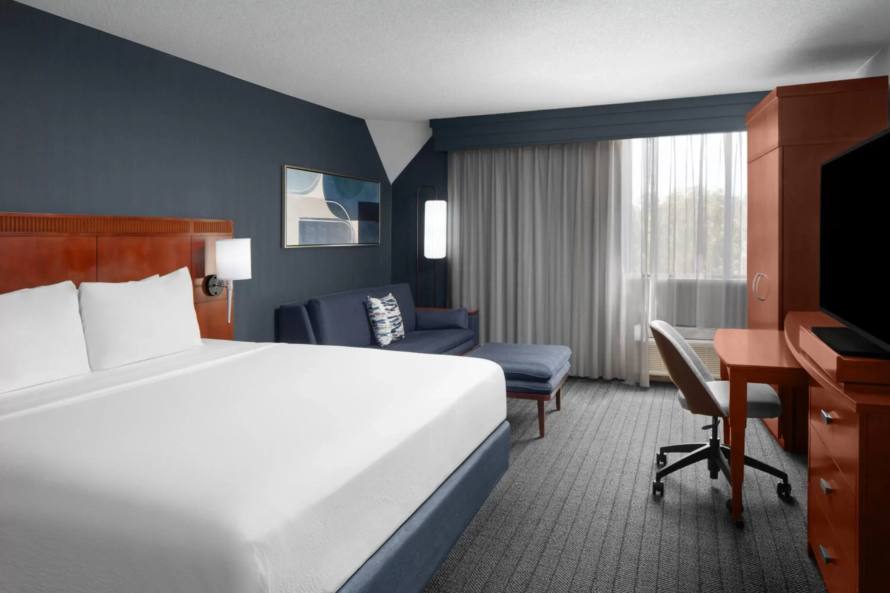 Bed in Courtyard by Marriott San Diego Rancho Bernardo