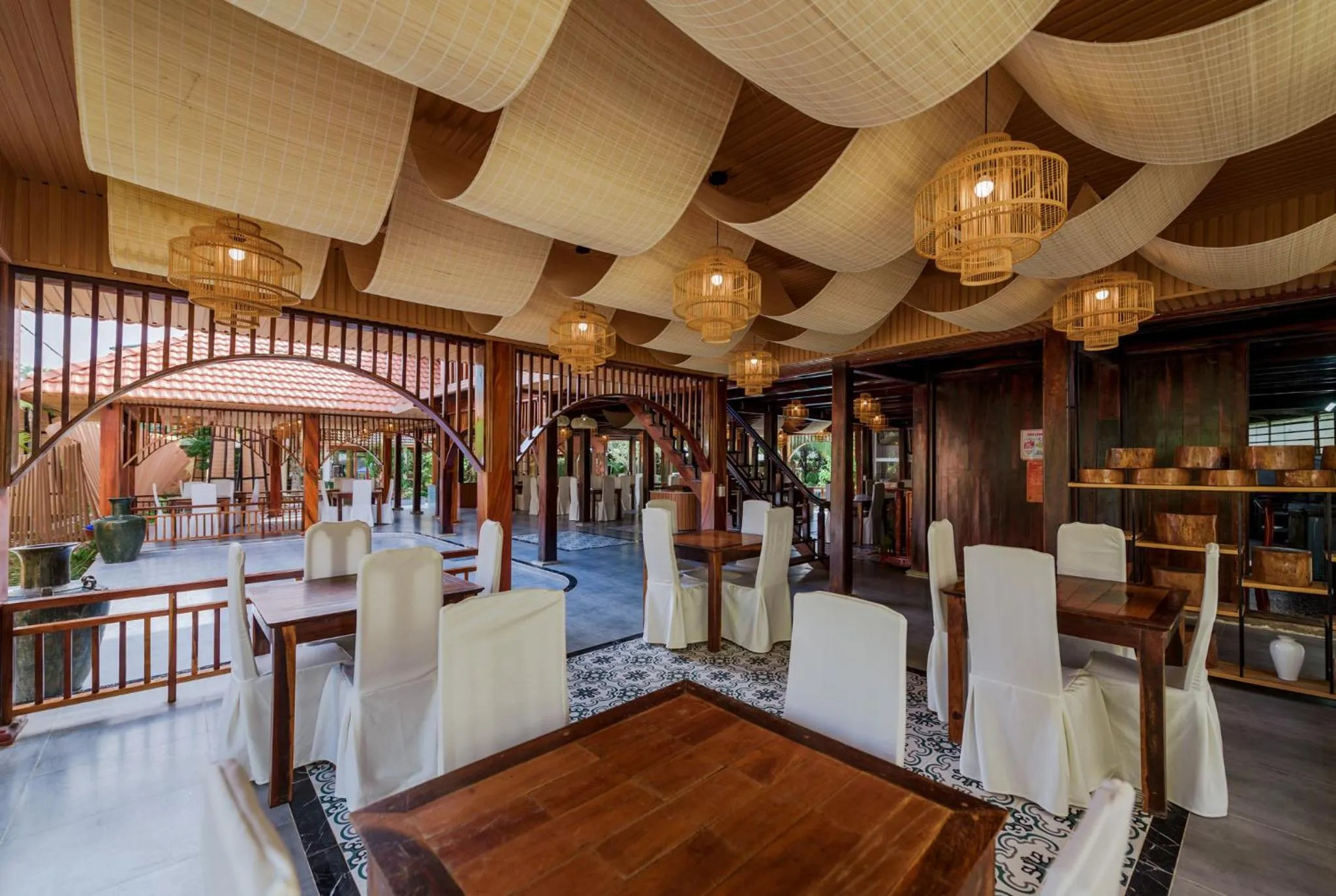 Restaurant/places to eat in Elwood Premier Resort Phu Quoc