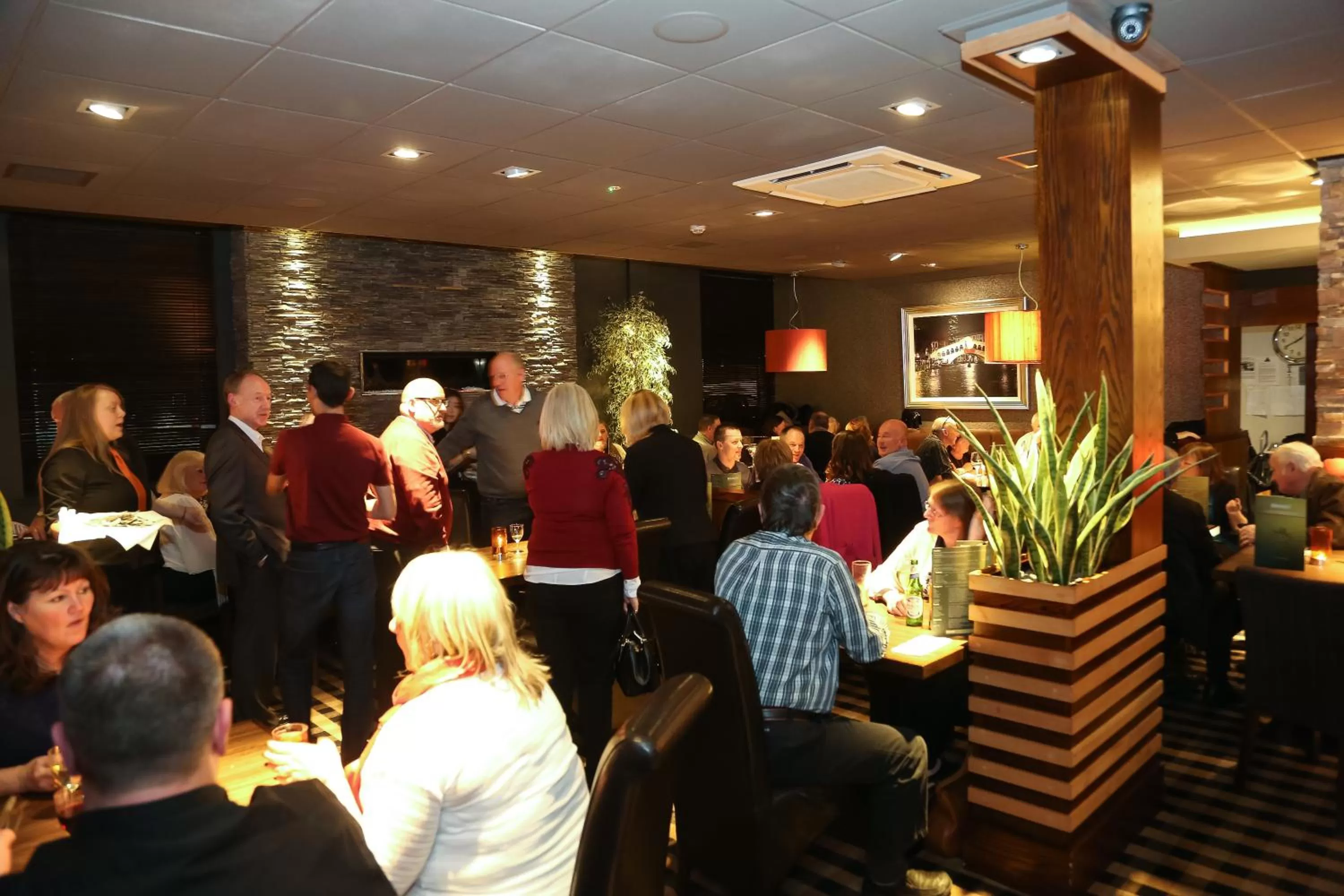 Restaurant/places to eat in Mondo Hotel