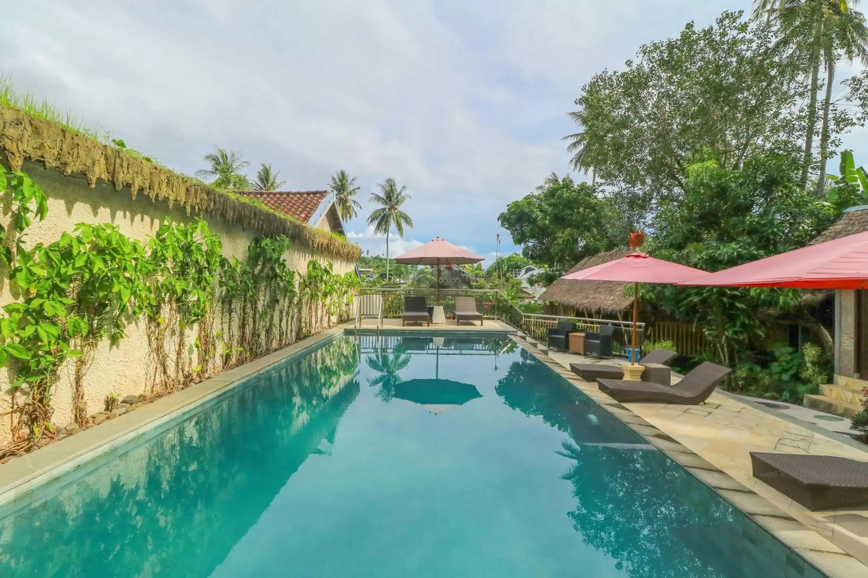 Swimming pool in Senggigi Cottages Lombok