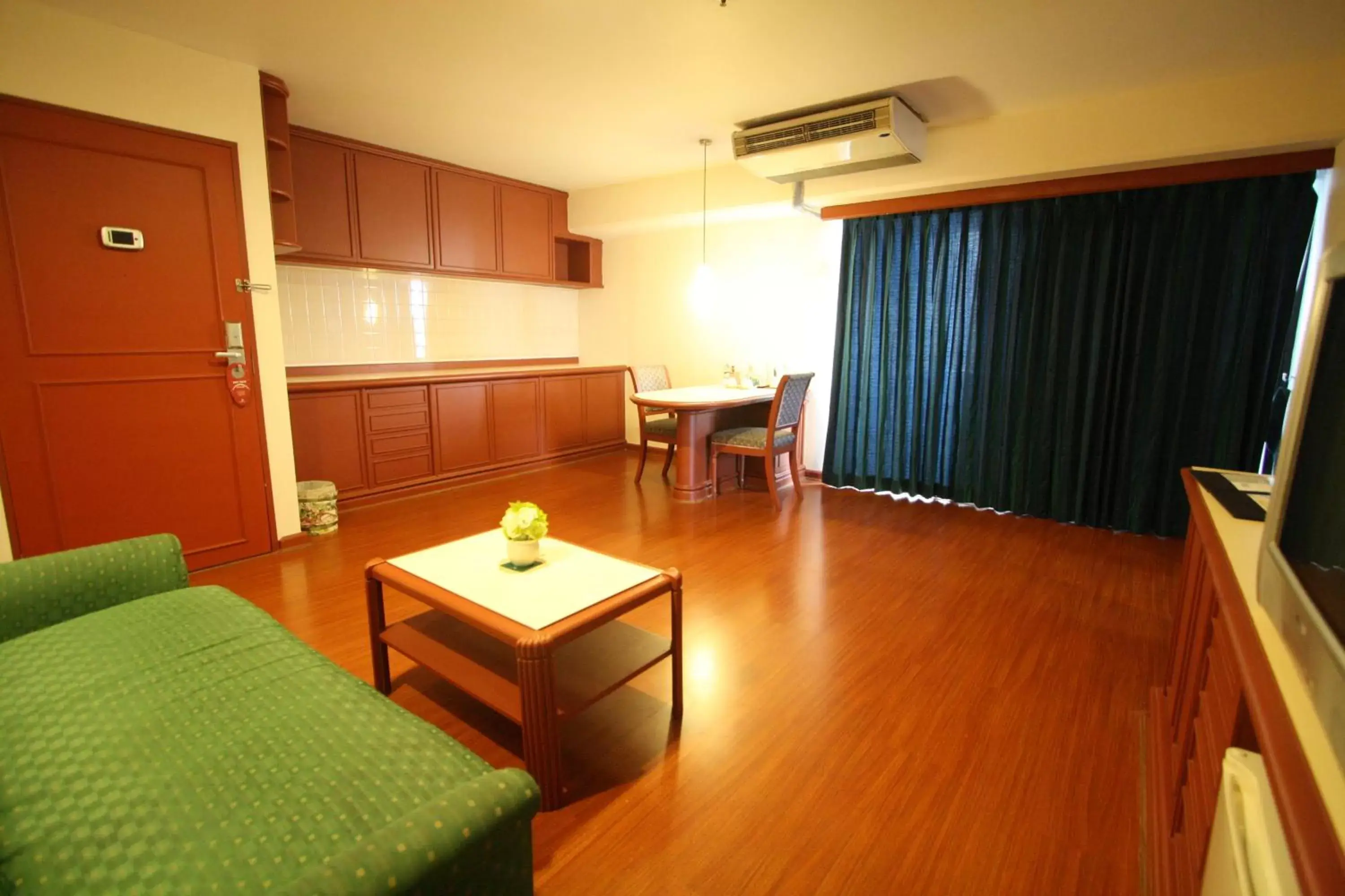 TV and multimedia, Seating Area in Baiyoke Suite Hotel