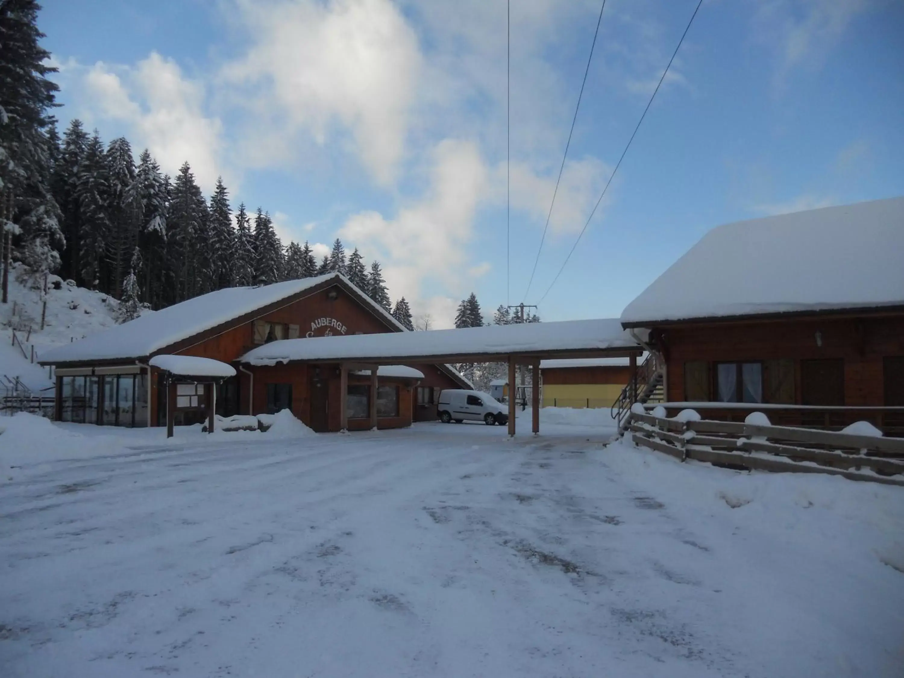 Facade/entrance, Property Building in Auberge du Saut des Cuves