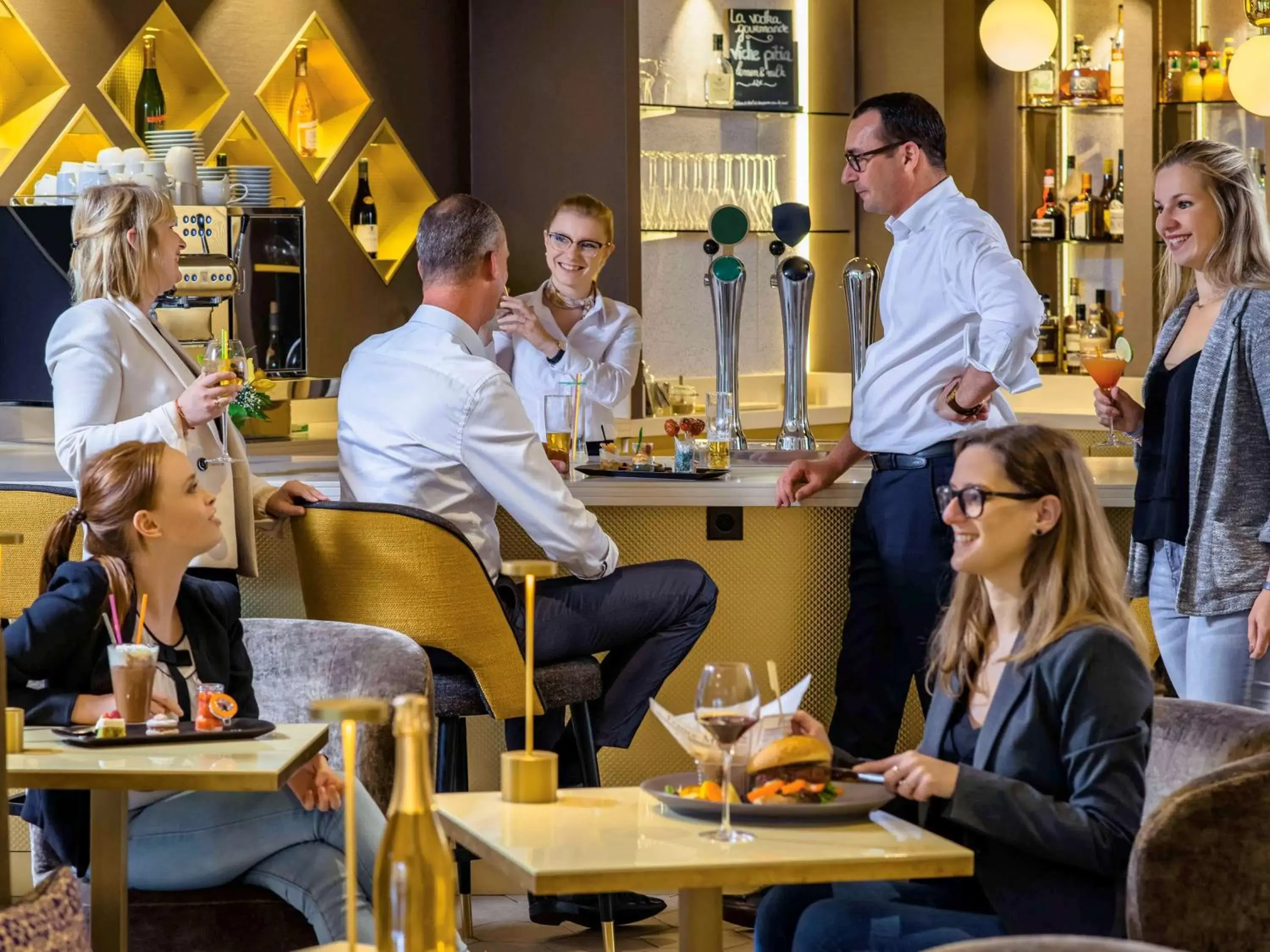 Lounge or bar, Restaurant/Places to Eat in Mercure Dijon Centre Clemenceau