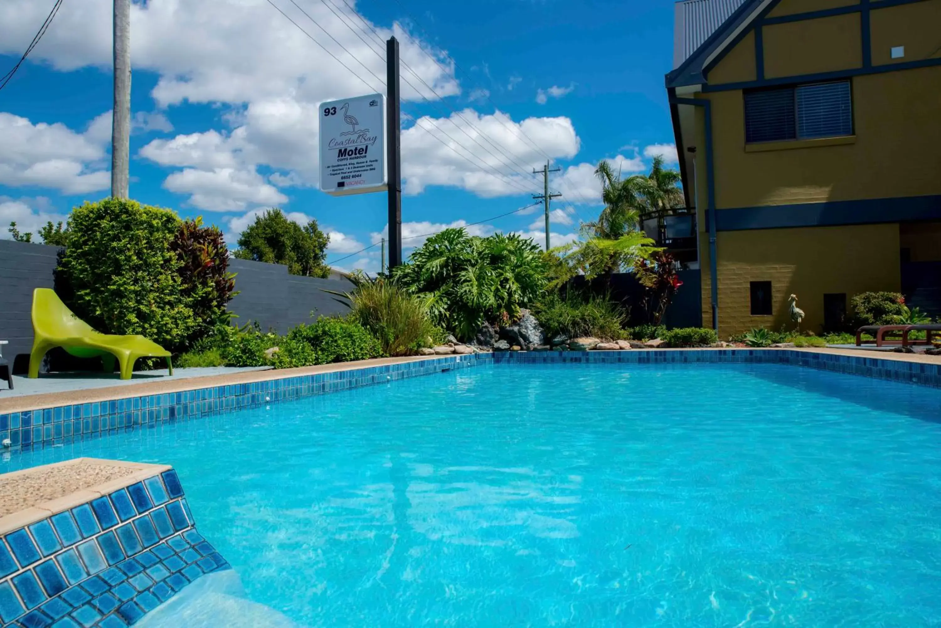 Pool view, Swimming Pool in Coastal Bay Motel