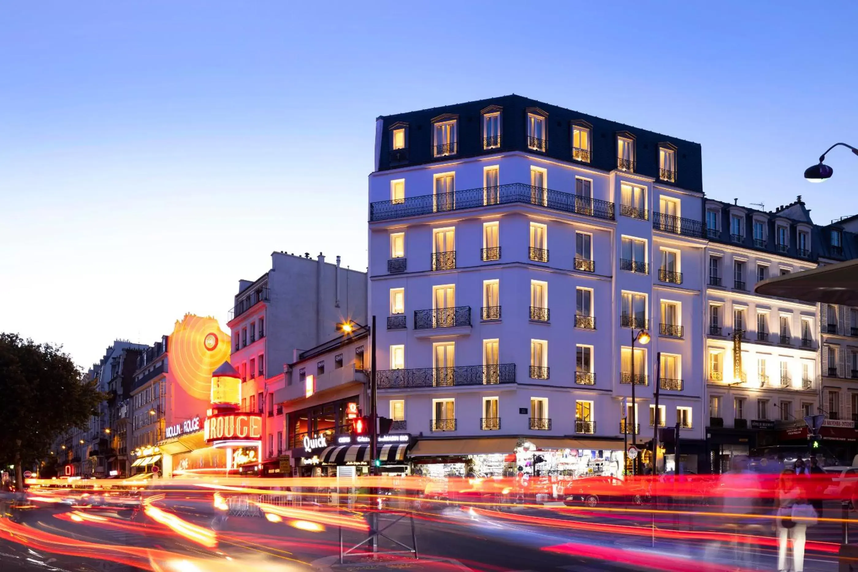 Property building in Manolita Paris Property building in Manolita Paris