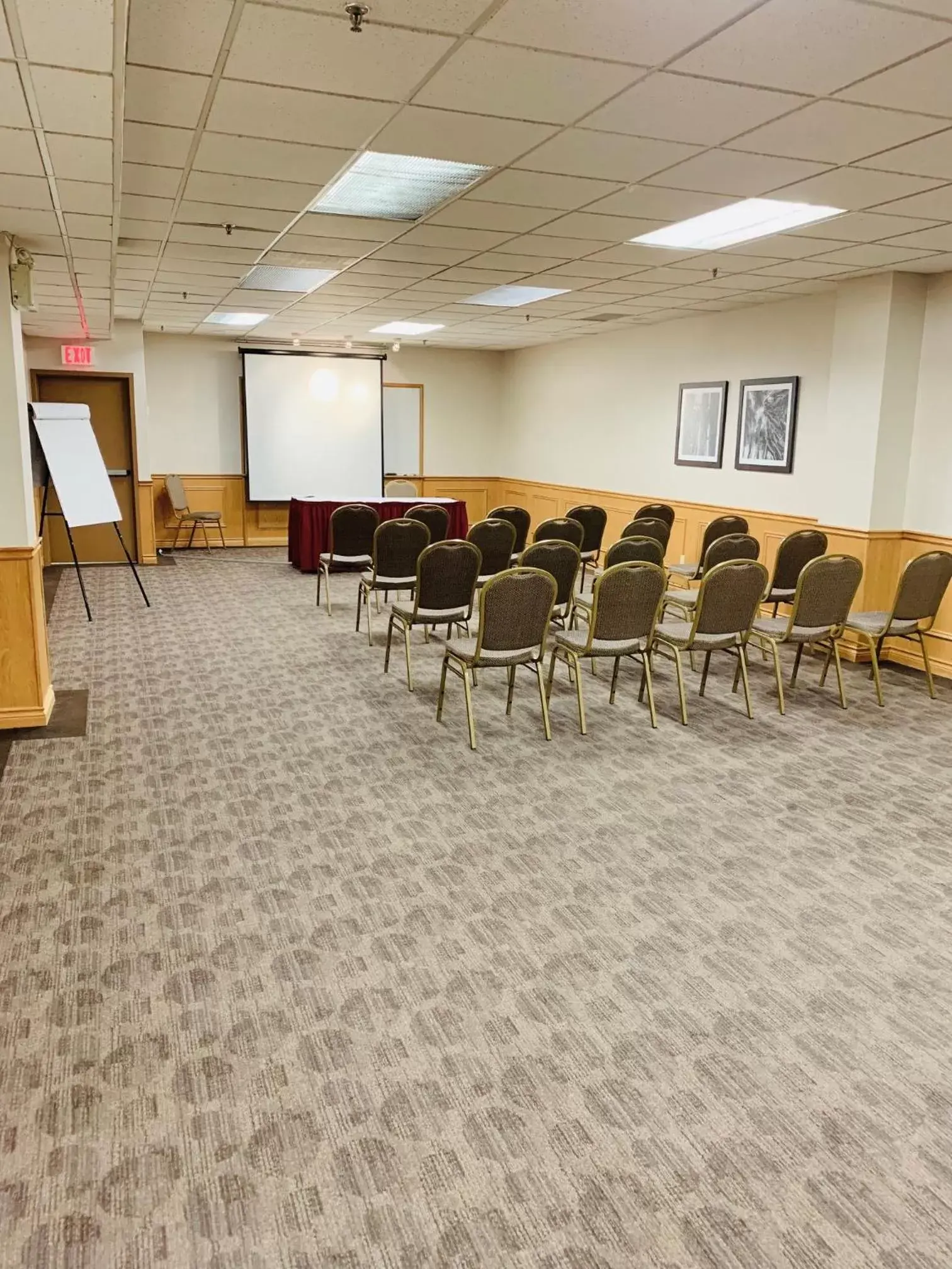 Meeting/conference room in Best Western Voyageur Place Hotel
