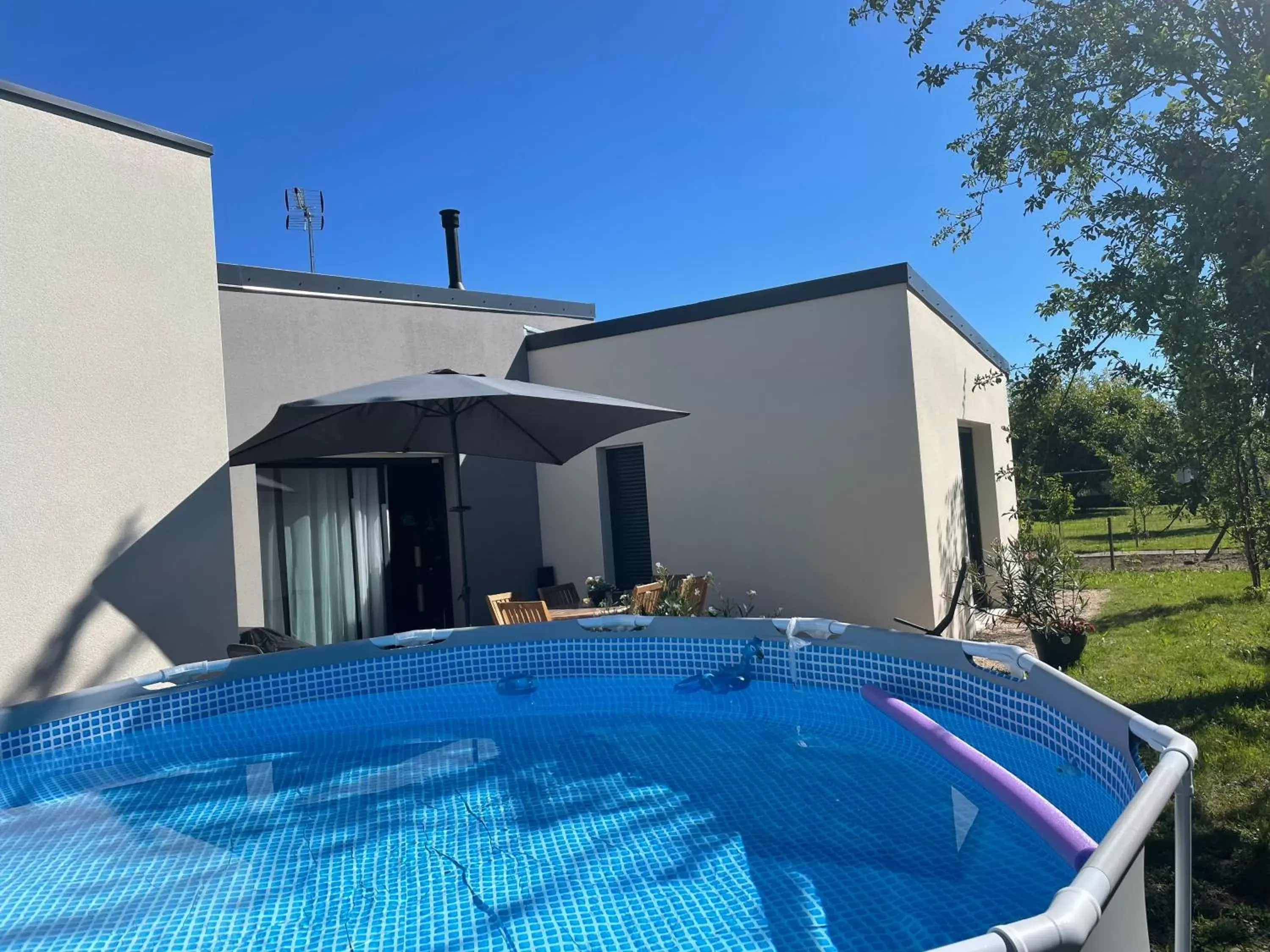 Garden, Swimming Pool in Quiniere - Entre Lac et Forêt