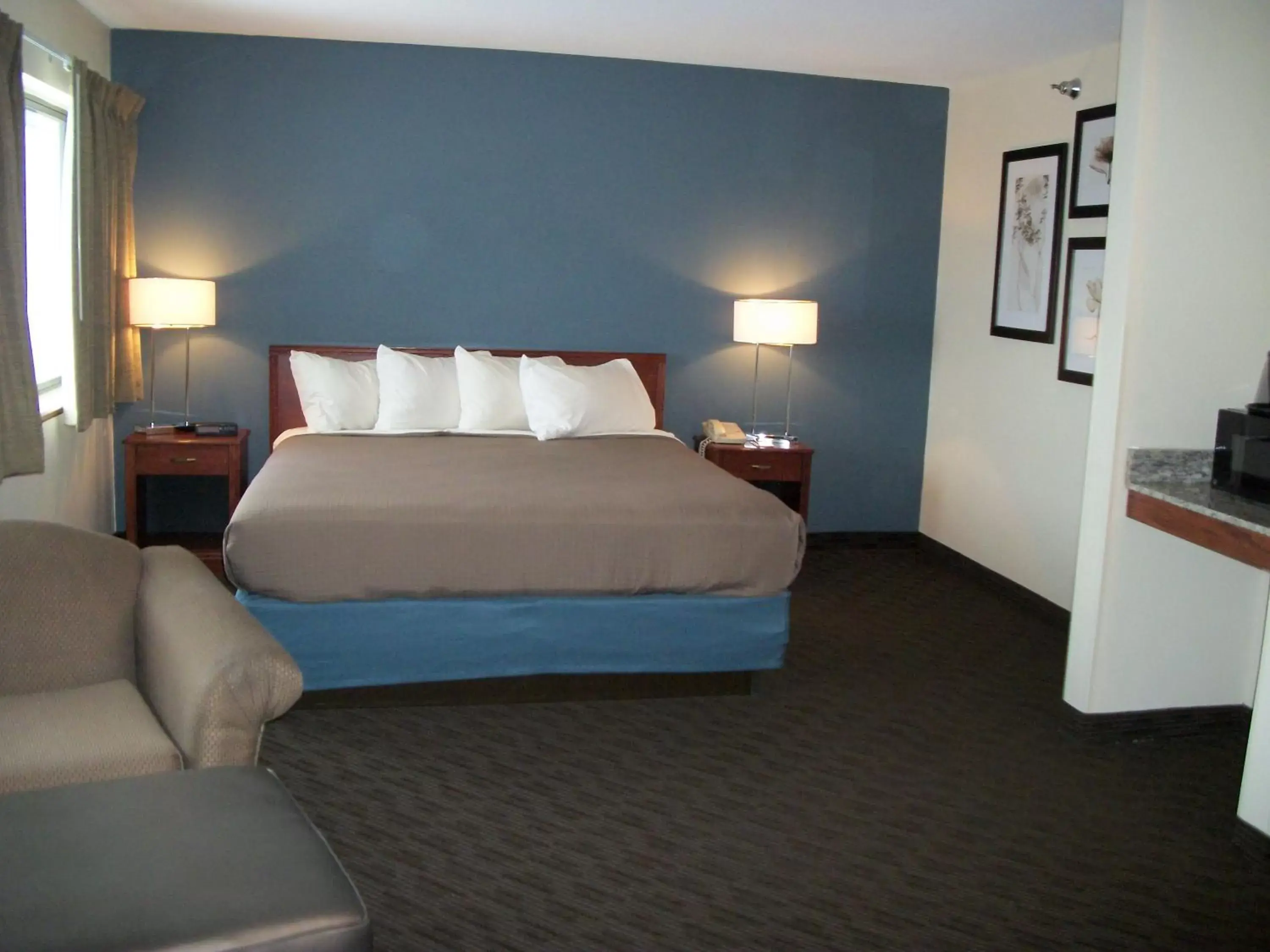 Photo of the whole room, Bed in AmericInn by Wyndham Beulah