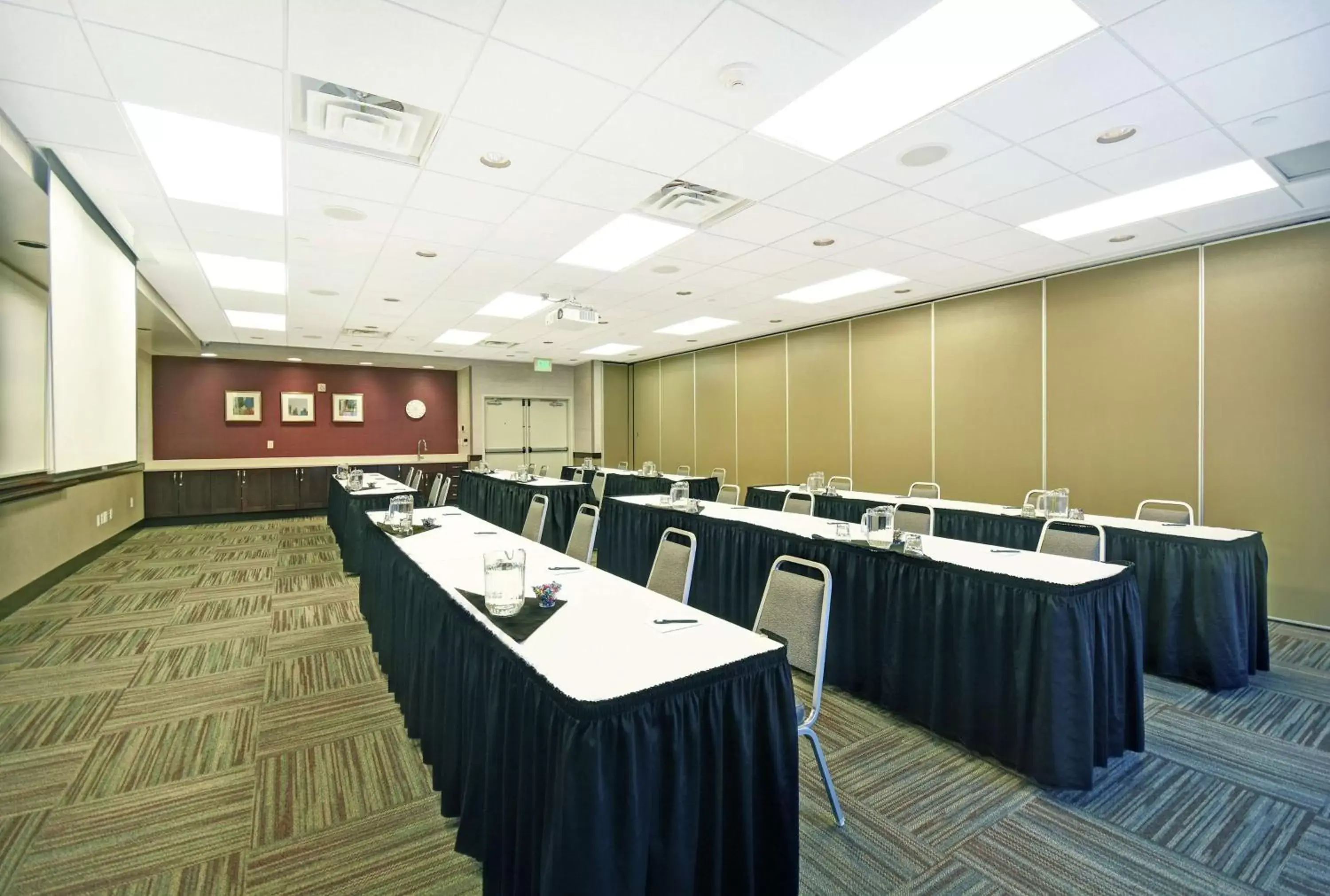 Meeting/conference room in Homewood Suites by Hilton Denver International Airport