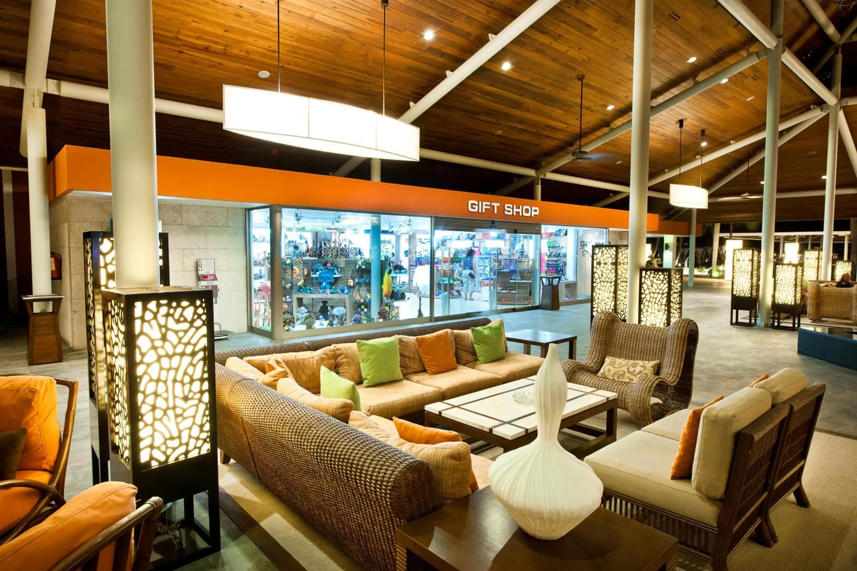 On-site shops, Lounge/Bar in Barceló Bávaro Beach - Adults Only All Inclusive