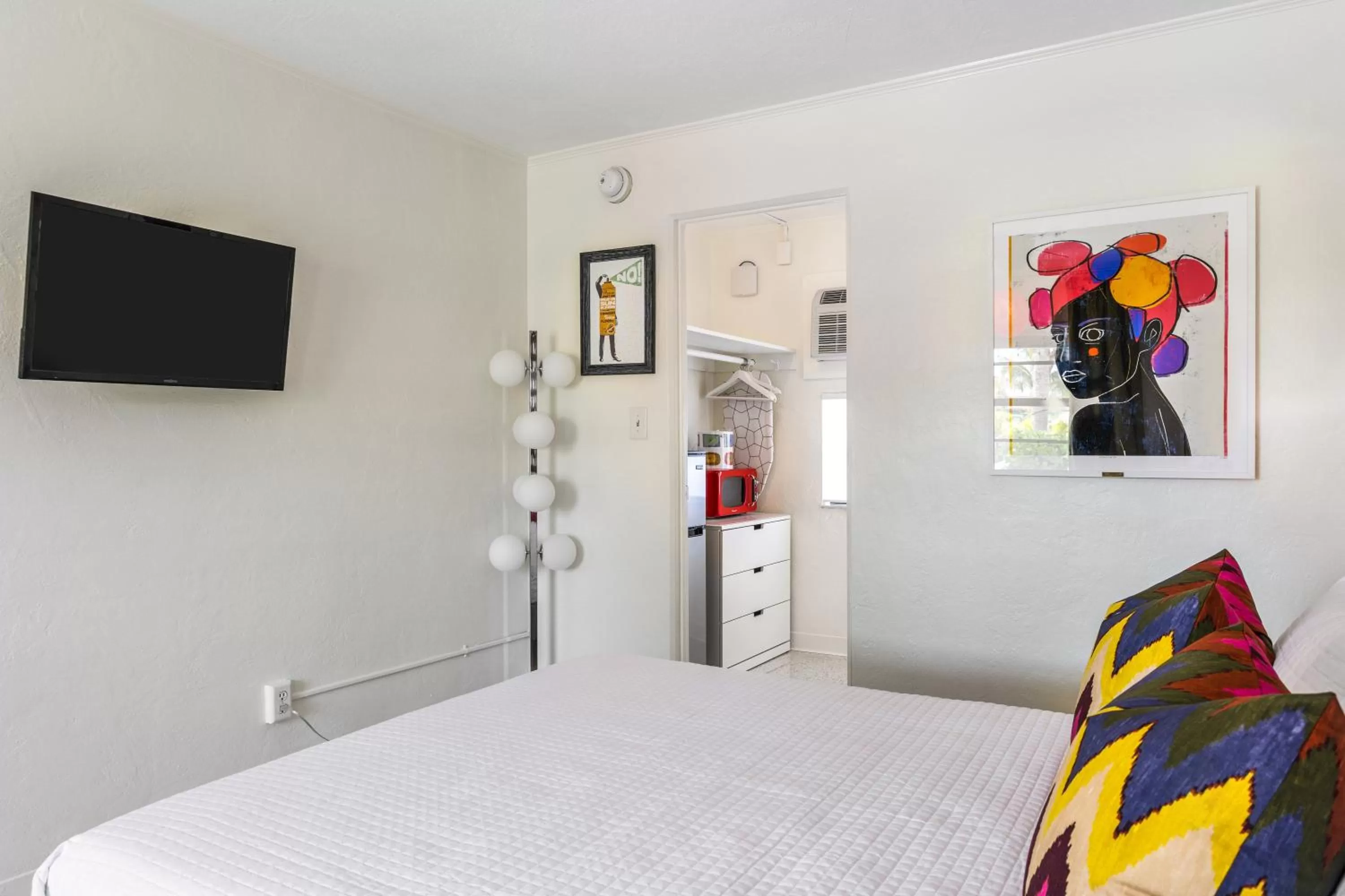 Bedroom in Sunset Inn and Cottages