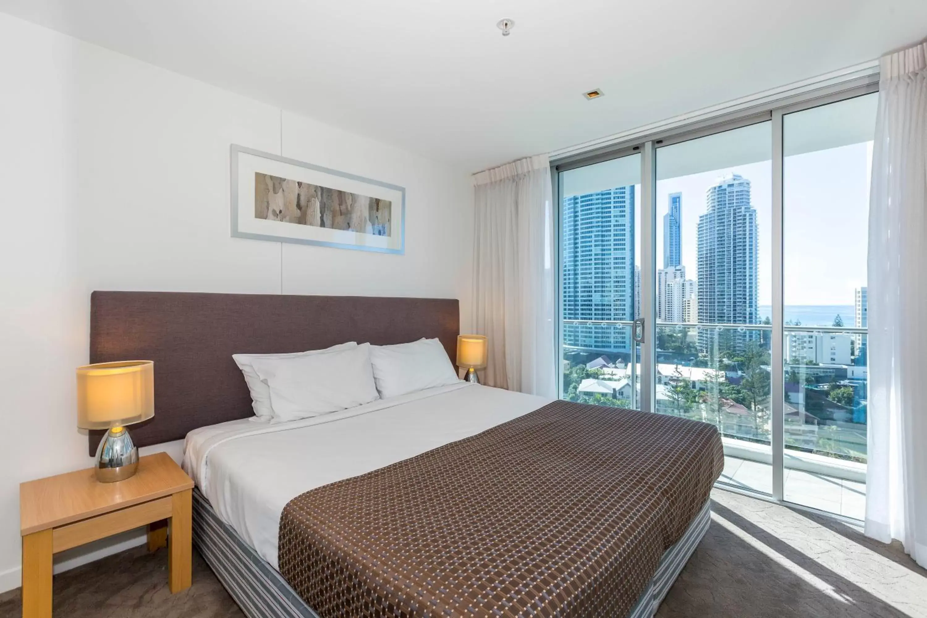 Bedroom, Bed in Artique Surfers Paradise - Official