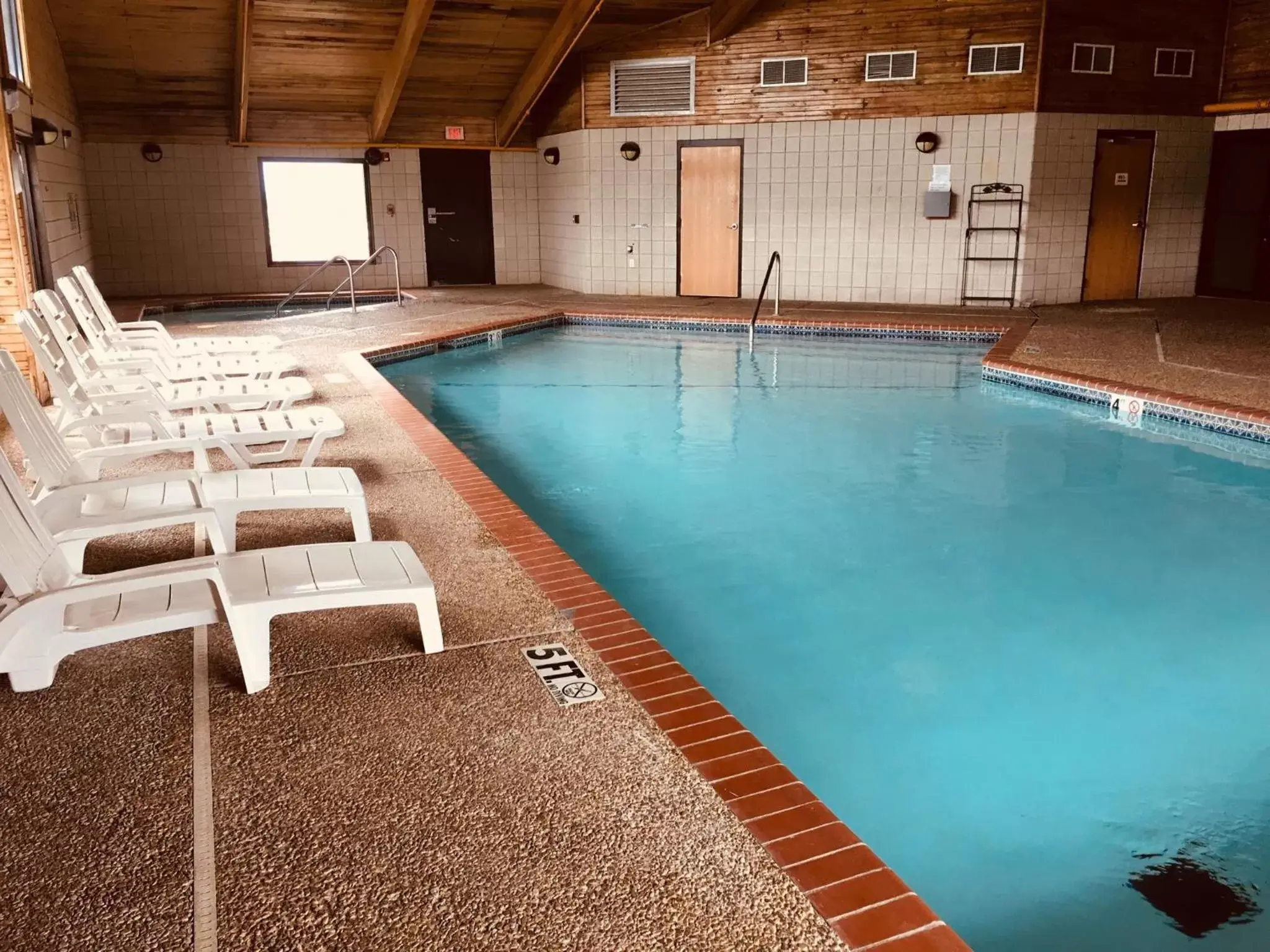 Swimming Pool in Regency Inn and Suites