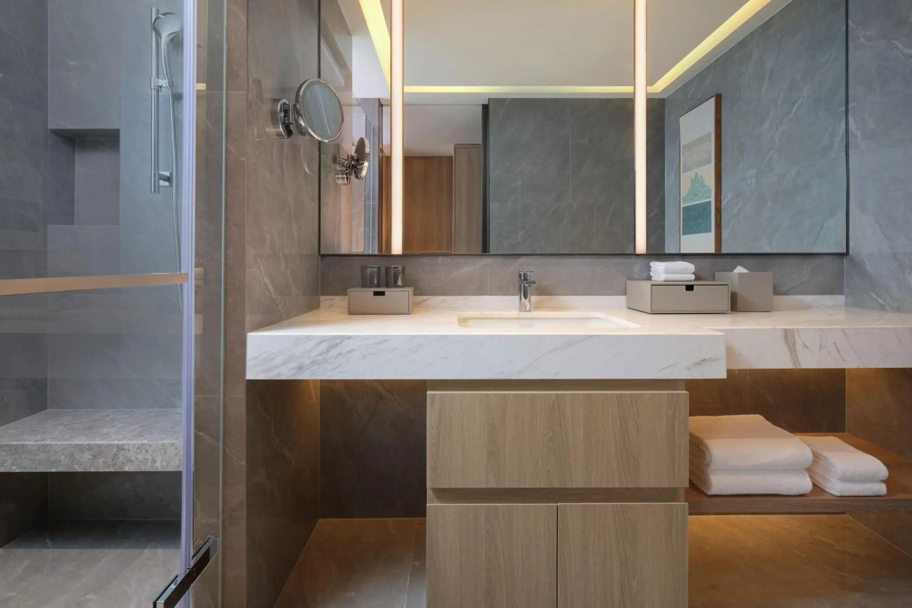 Bathroom in Courtyard By Marriott Shanghai Xujiahui