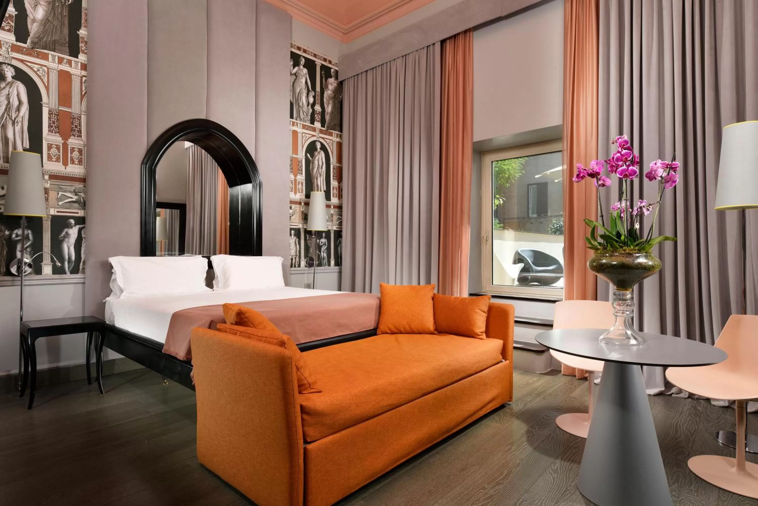 Bedroom, Bed in Leon's Place Hotel In Rome