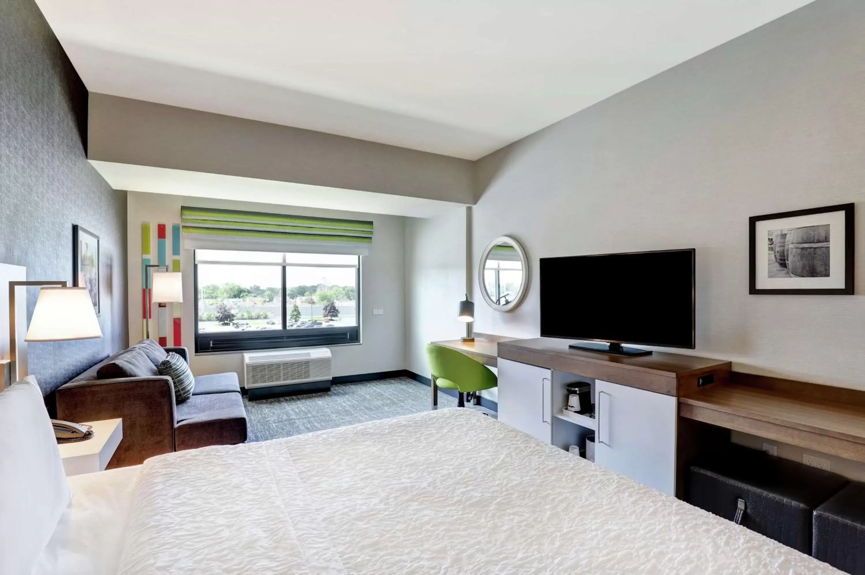 Bedroom, Bed in Hampton Inn St. Catharines Niagara Bedroom, Bed in Hampton Inn St. Catharines Niagara