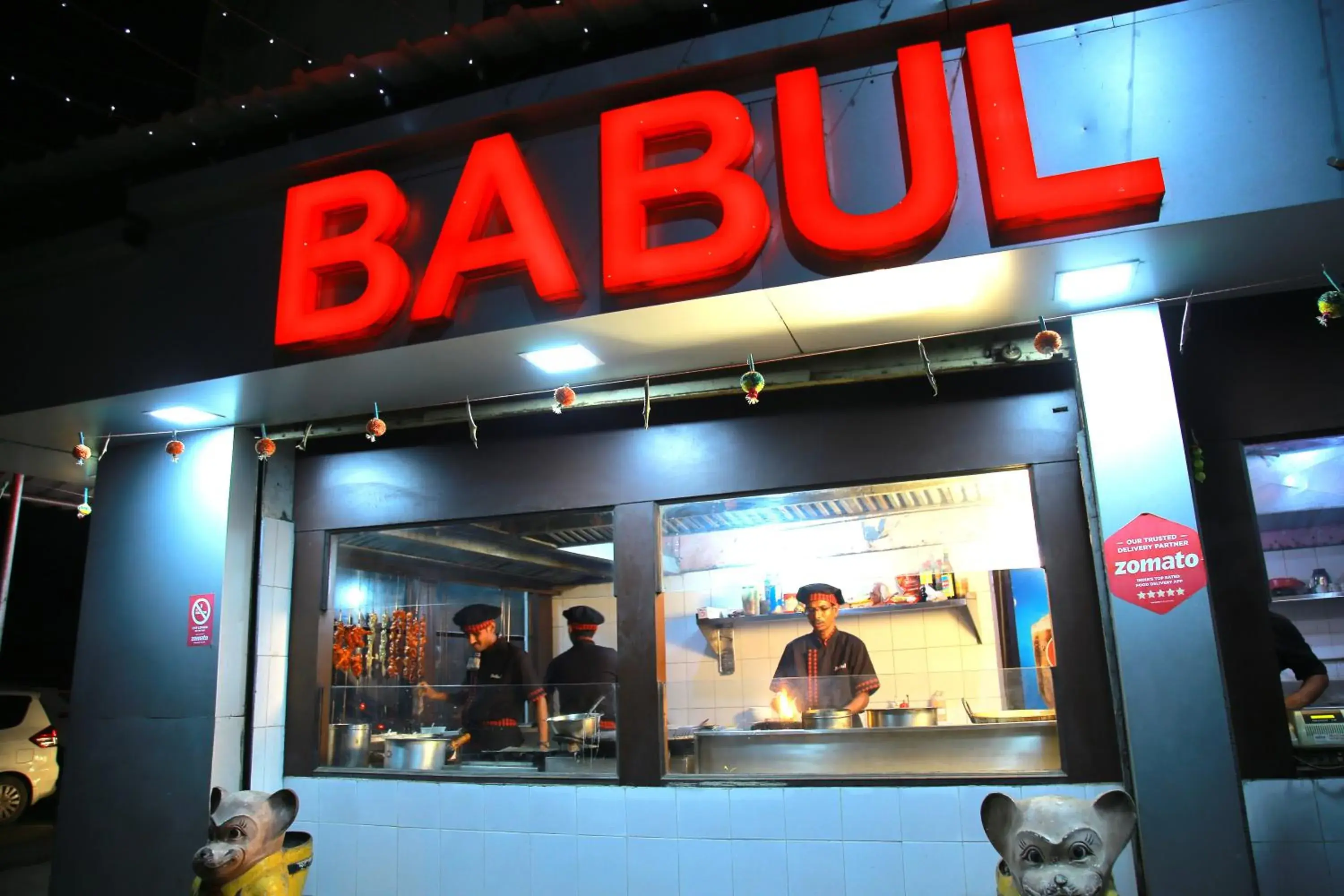 Restaurant/places to eat in Babul Hotel