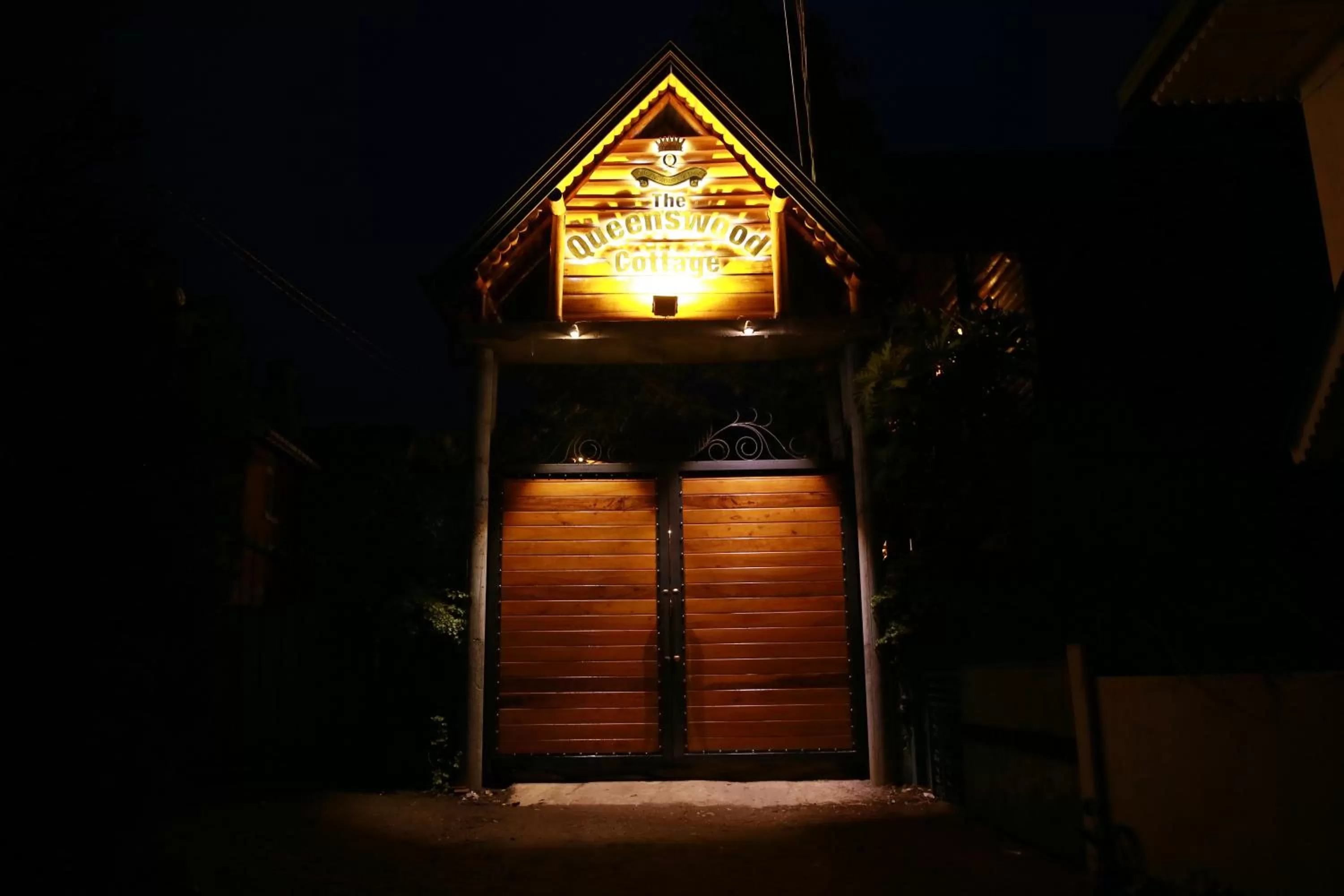 Facade/entrance in Queenswood Cottage