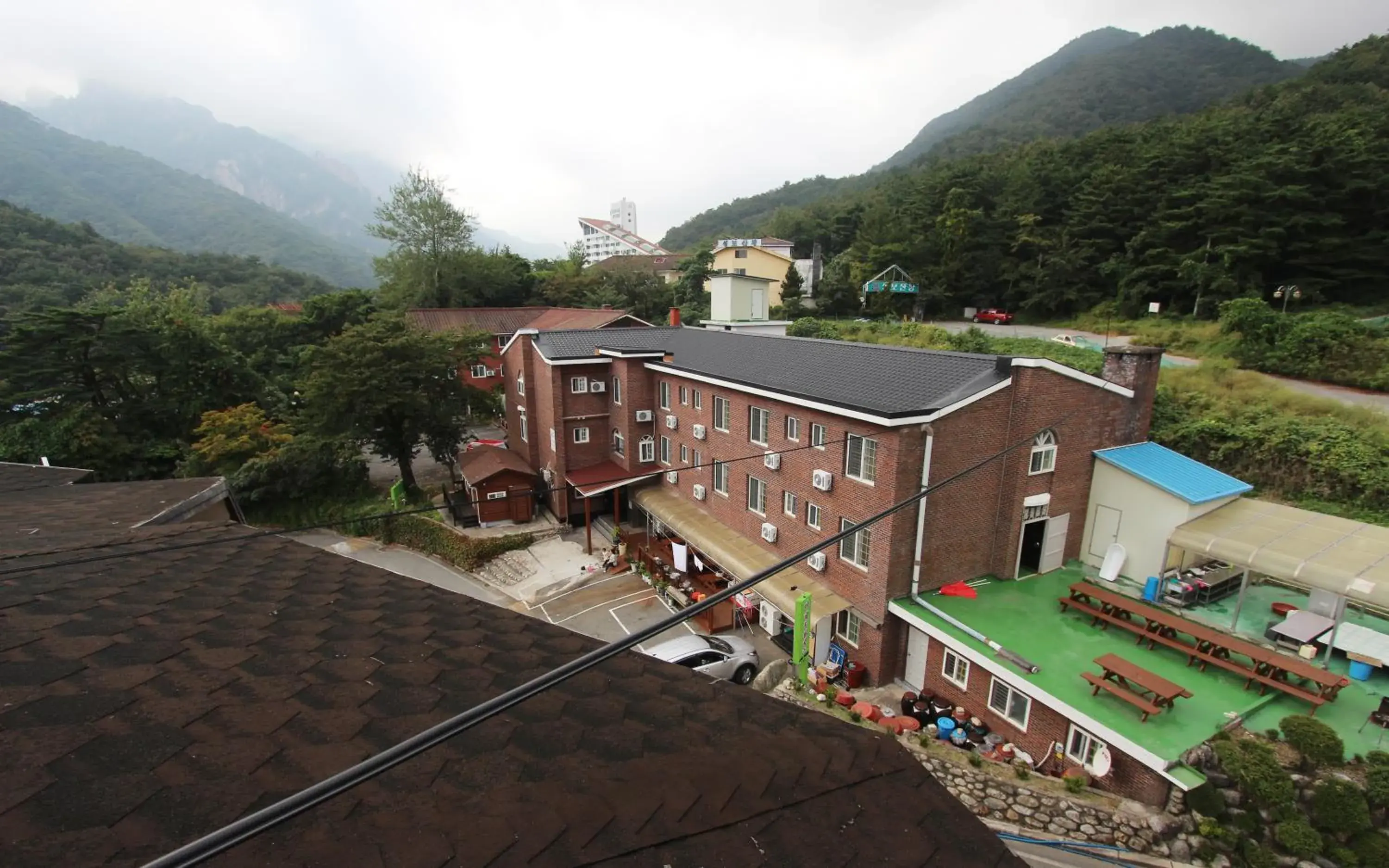 Property building, Bird's-eye View in The Red House