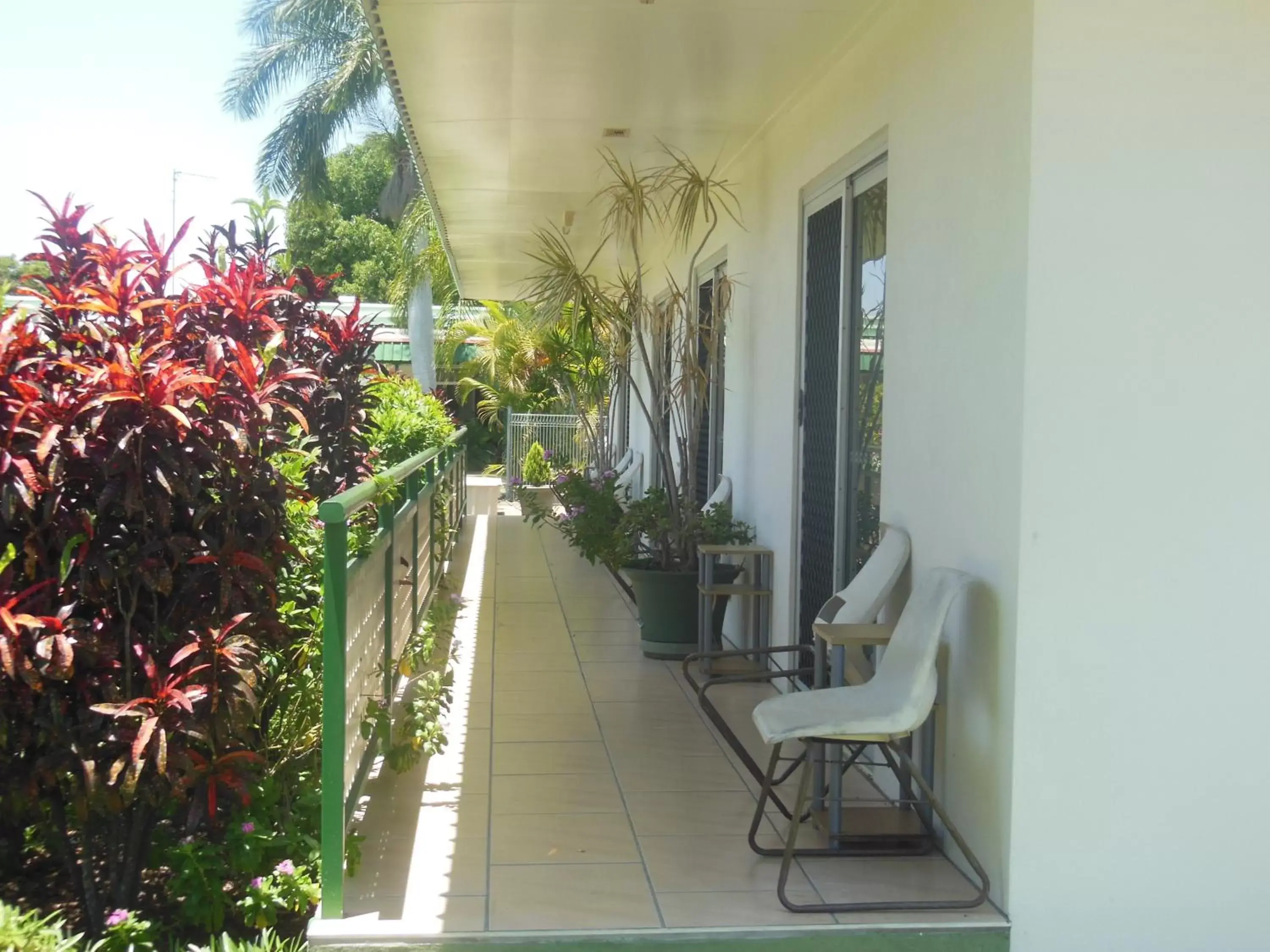 Facade/entrance, Balcony/Terrace in Country Road Motel