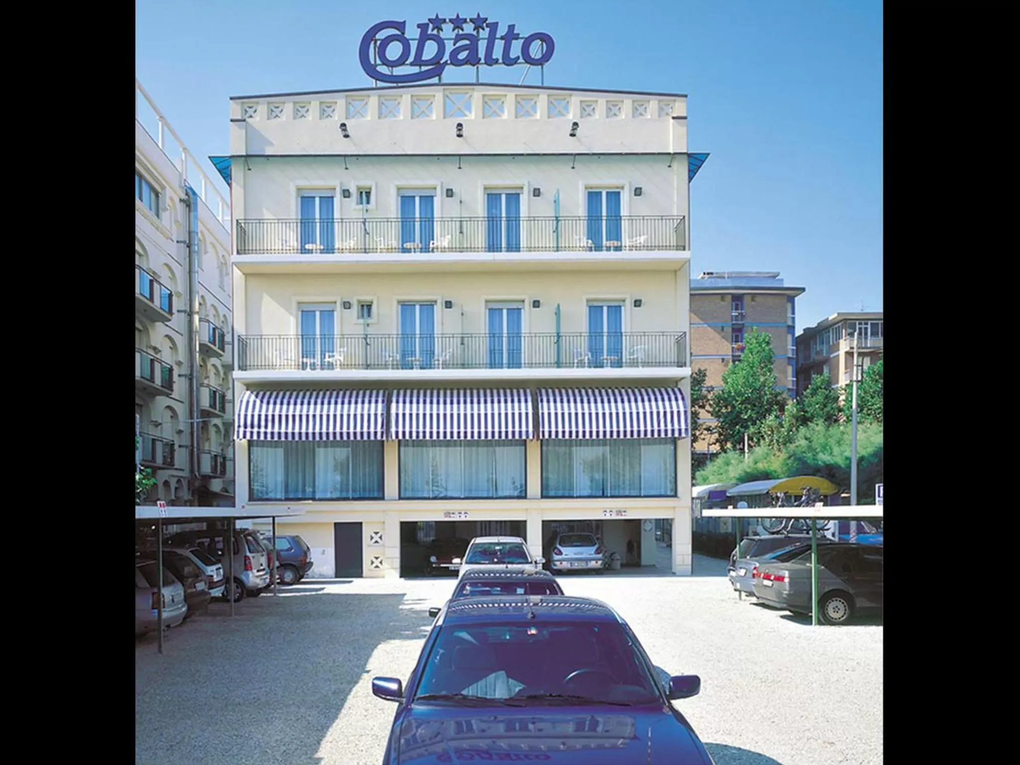 Facade/entrance in Hotel Cobalto