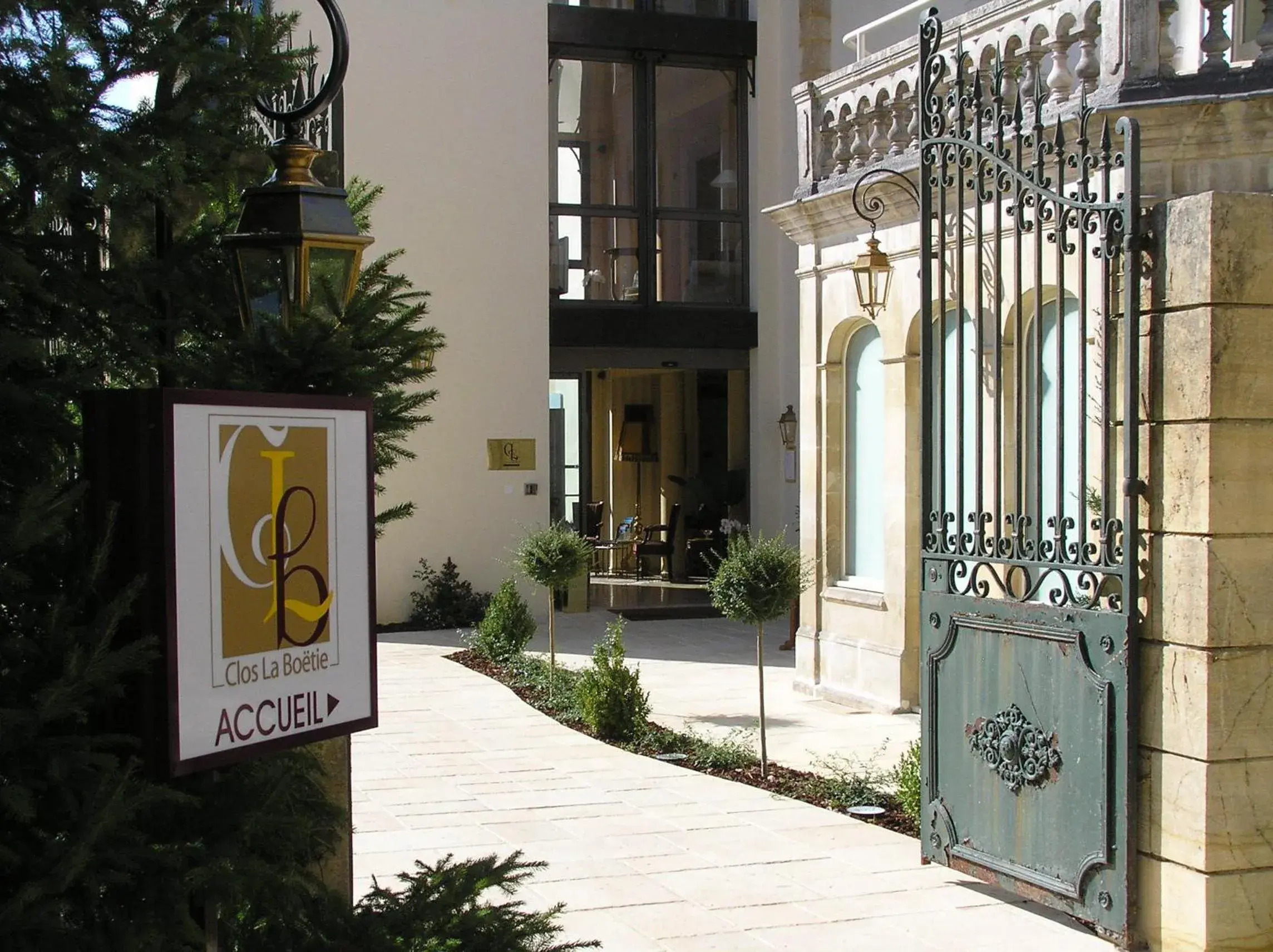 Facade/entrance, Property Building in Clos La Boëtie & Spa