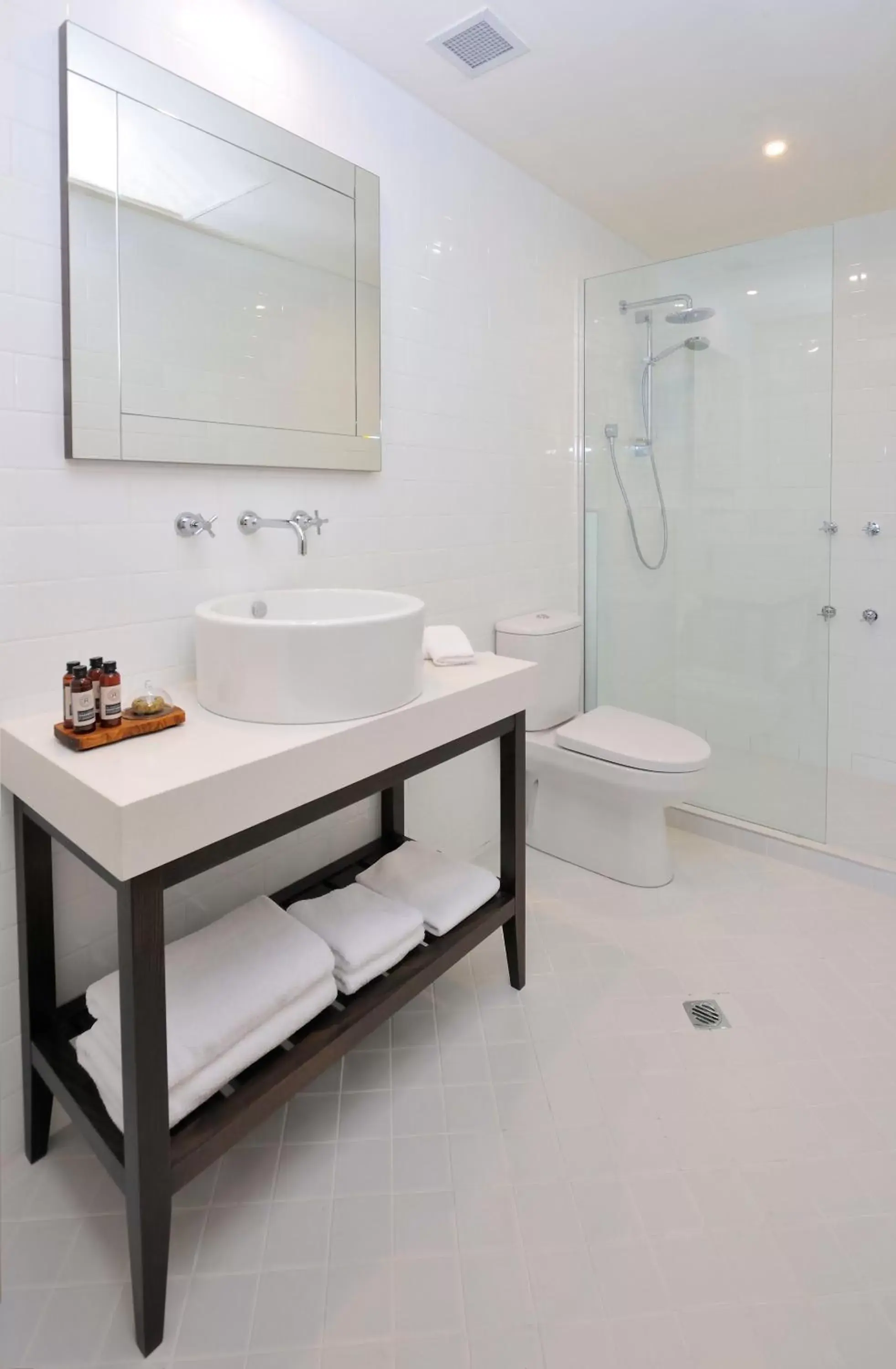 Bathroom in Grand Hotel Melbourne
