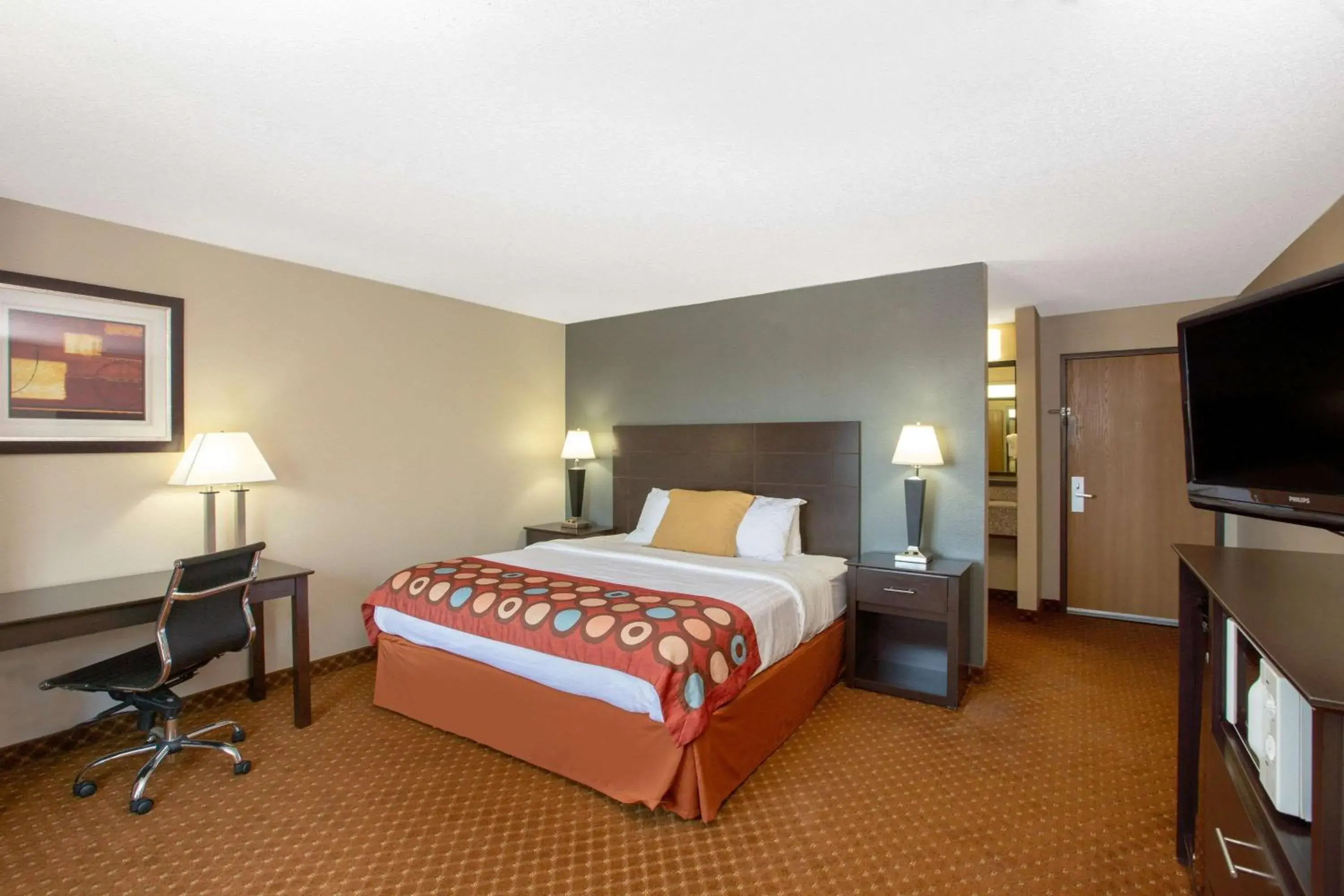 Photo of the whole room, Bed in AmericInn by Wyndham Coralville