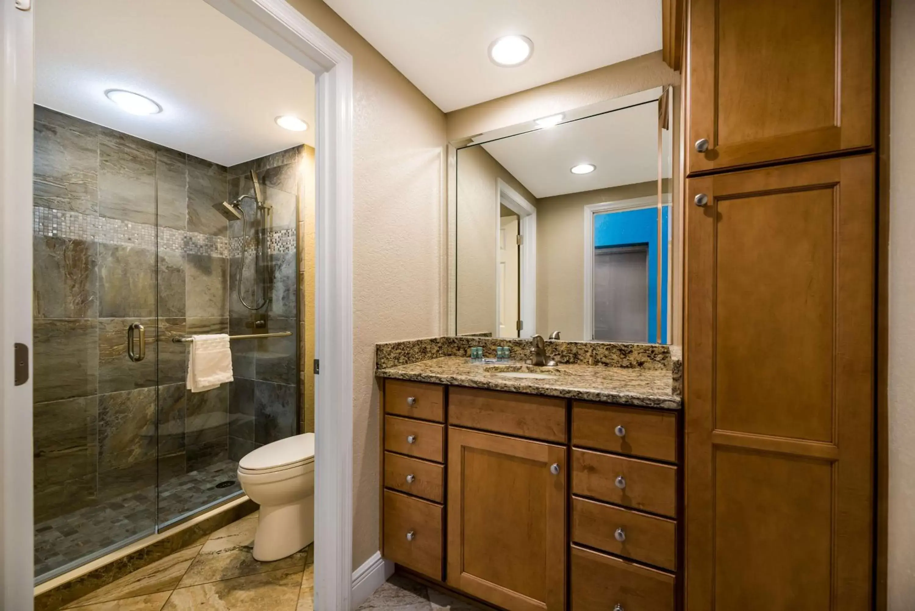 Bathroom in SureStay Plus Hotel by Best Western The Villages
