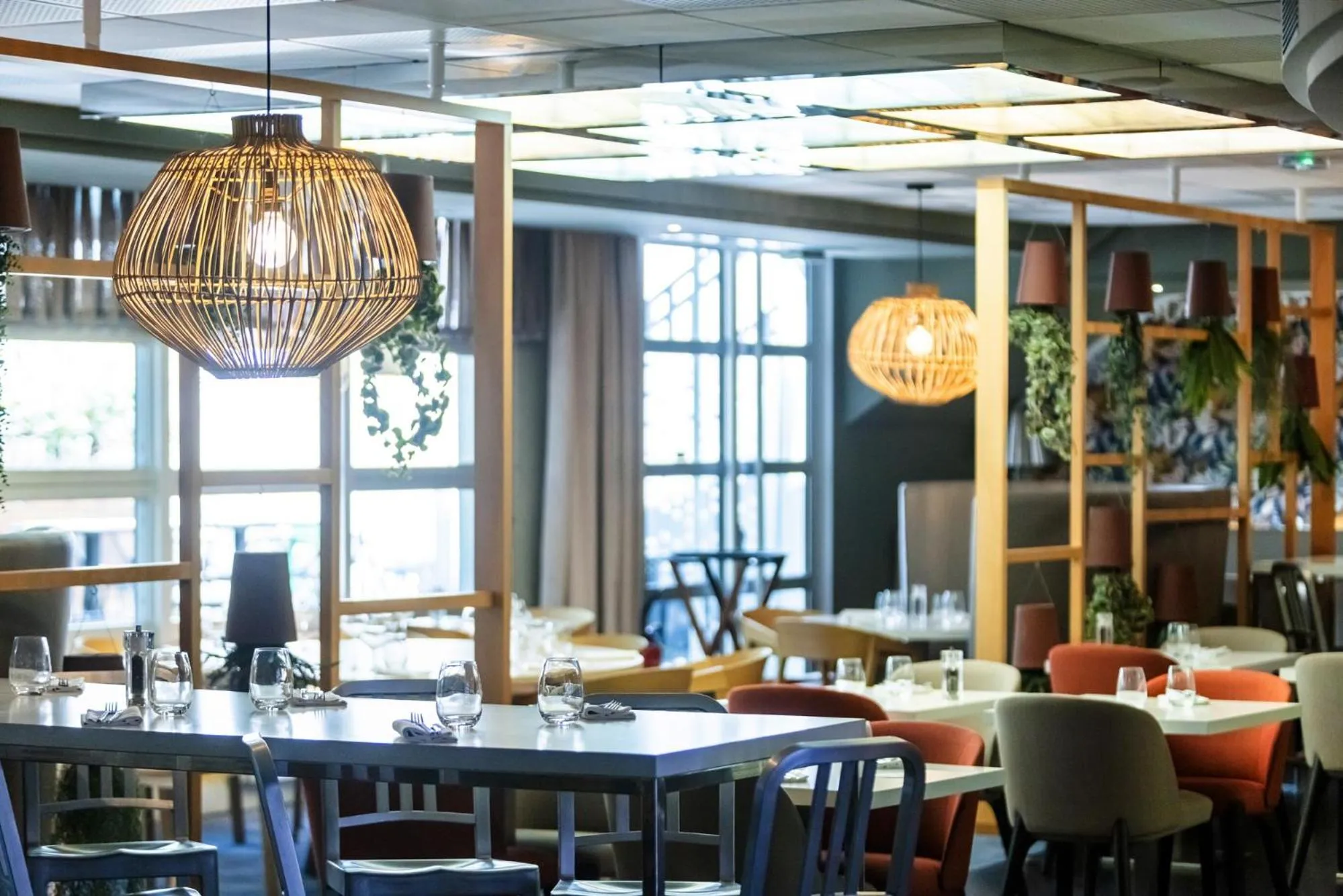 Restaurant/places to eat in Mercure Paris Massy Gare TGV