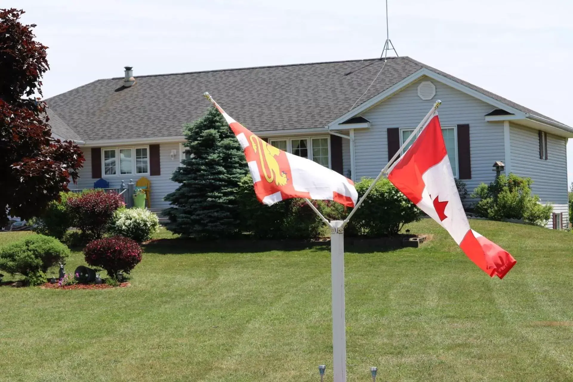 Property Building in Baker Shore Bed and Breakfast