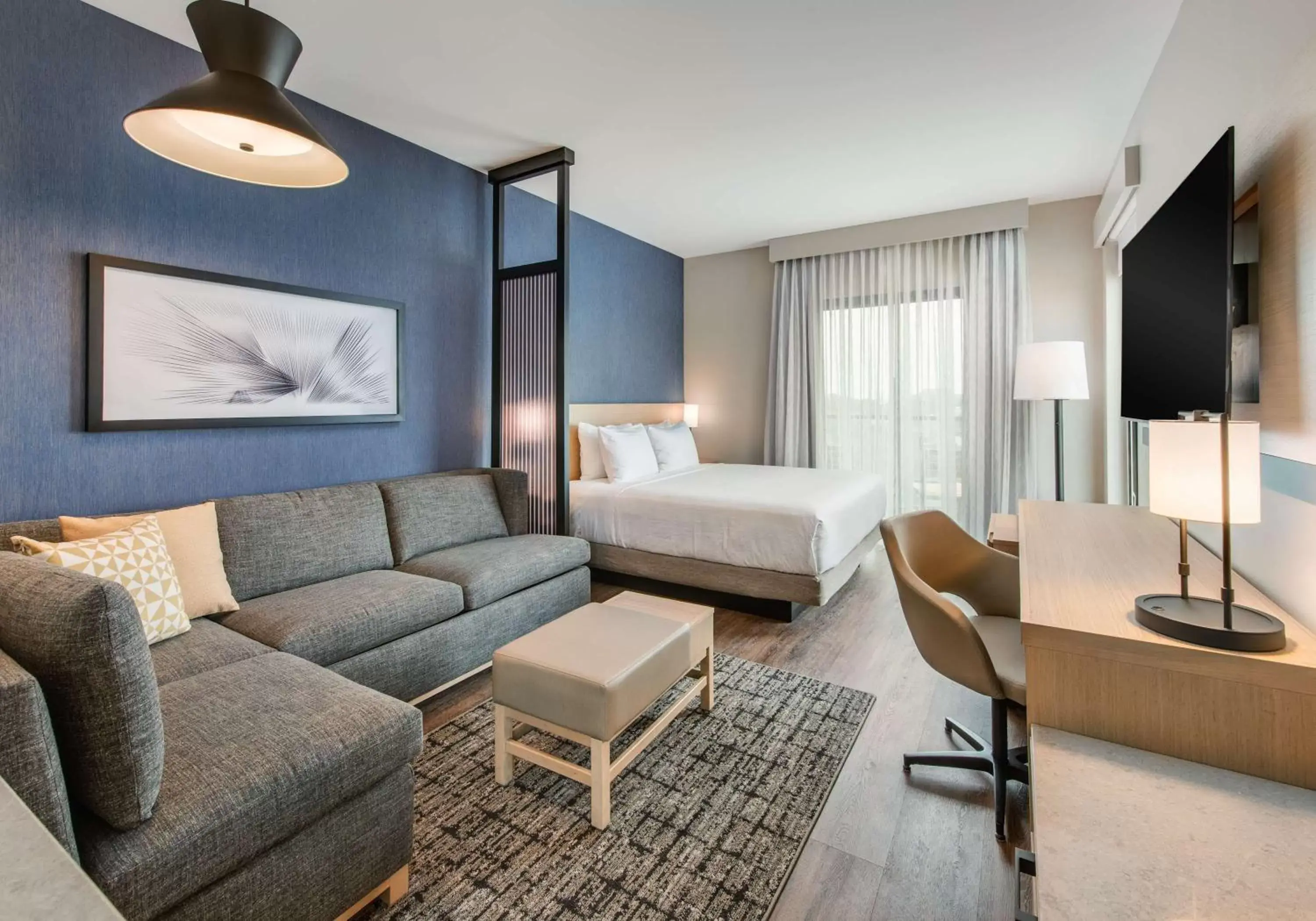 Bedroom, Seating Area in Hyatt Place Newark-Main Street