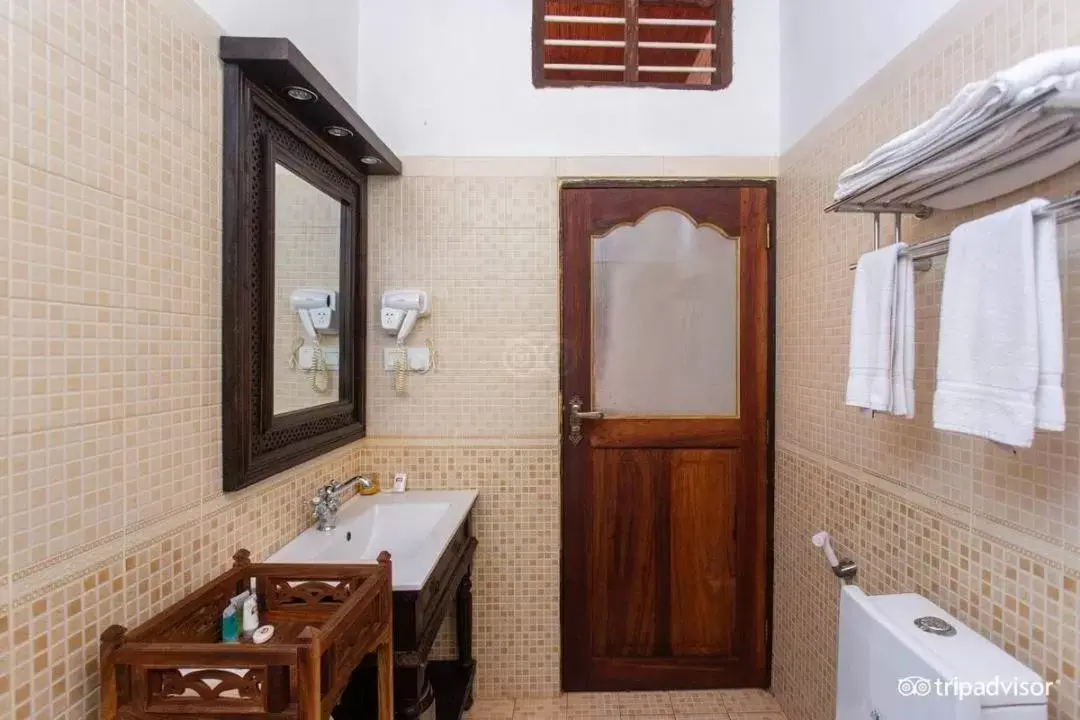 Toilet in Mizingani Seafront Hotel