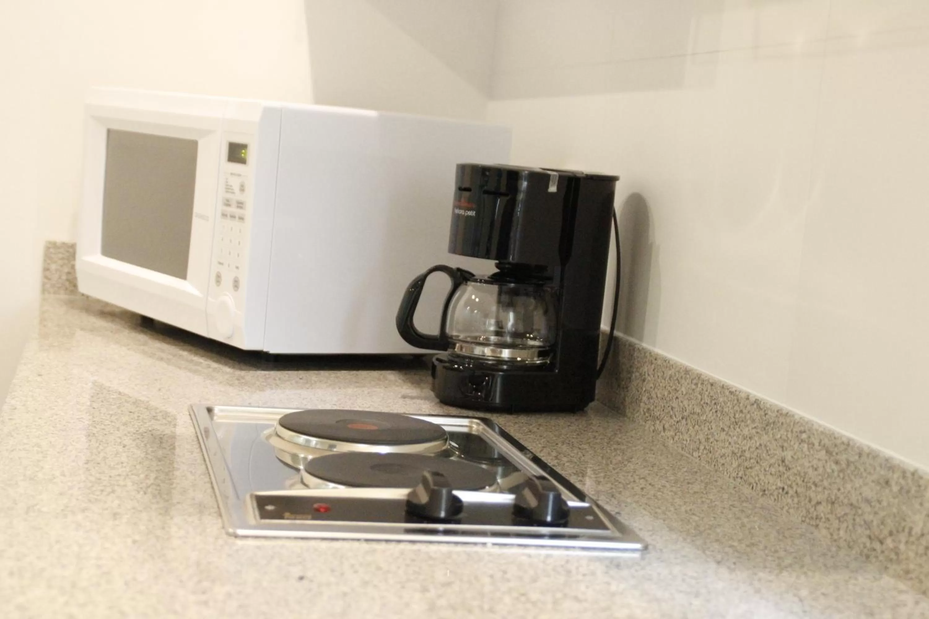 Coffee/tea facilities in Suites Chapultepec