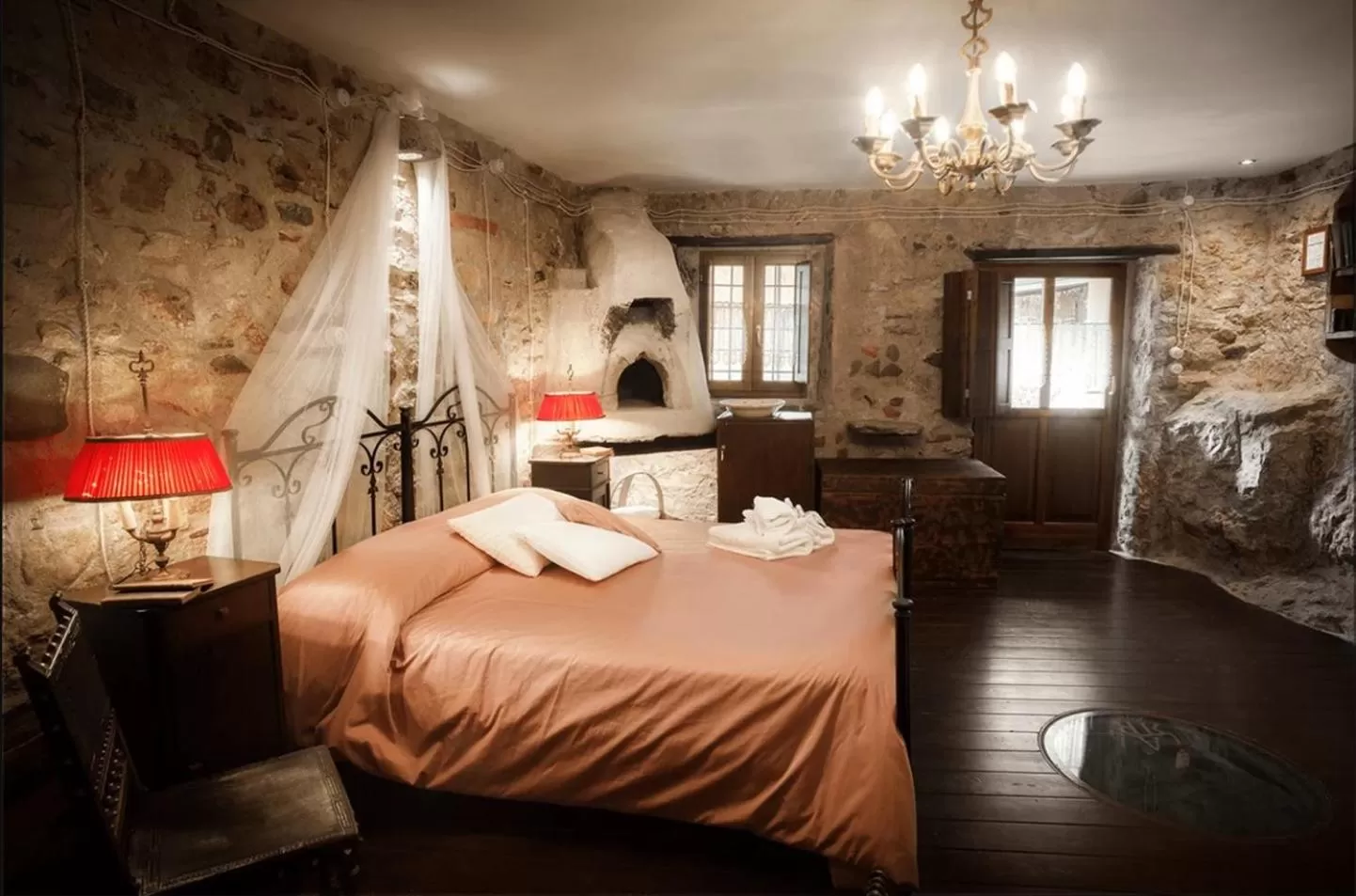 Bedroom, Bed in B&B La Voce del Fiume Dimora storica di Charme