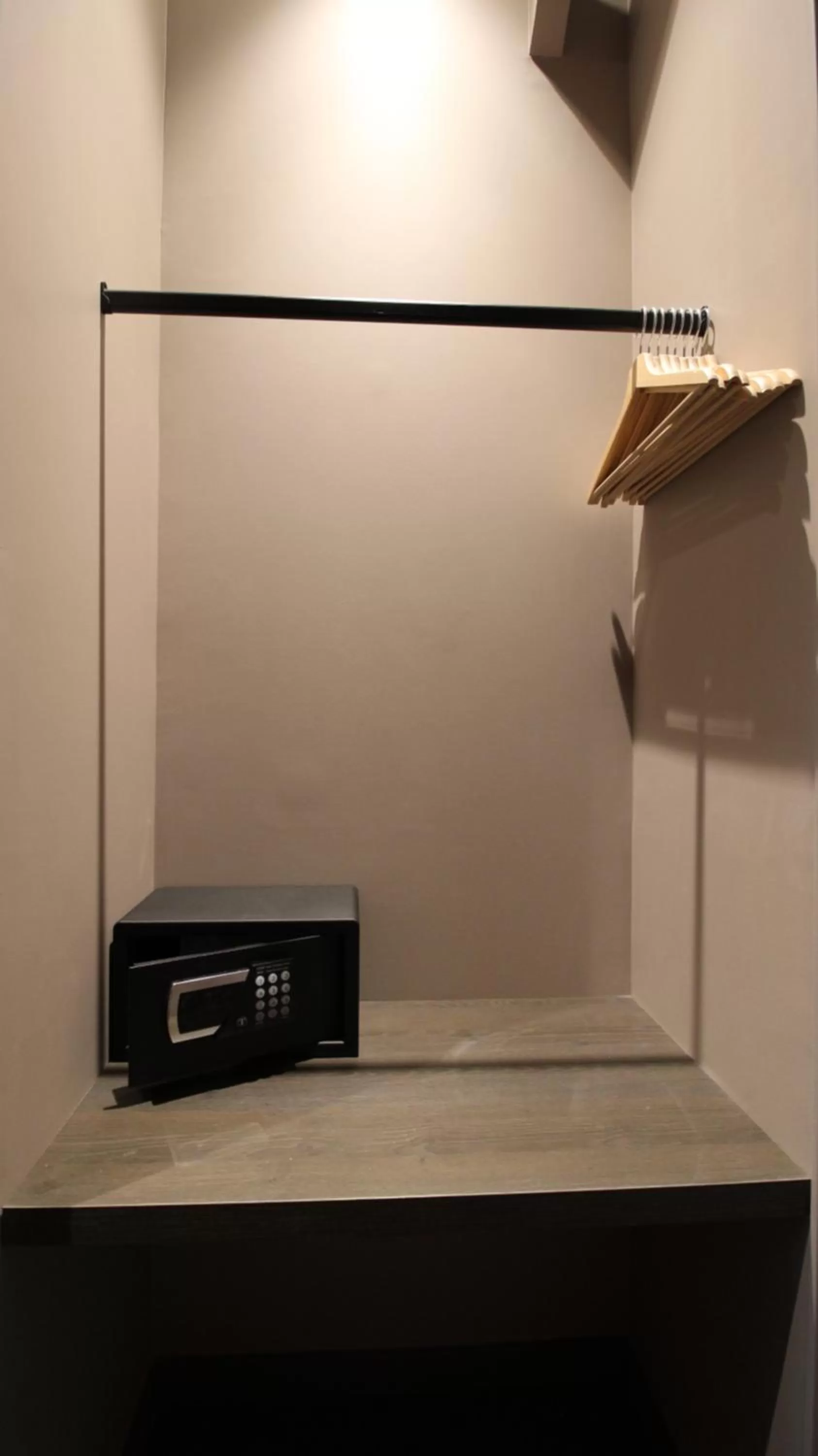 storage, TV/Entertainment Center in MiHotel Sala