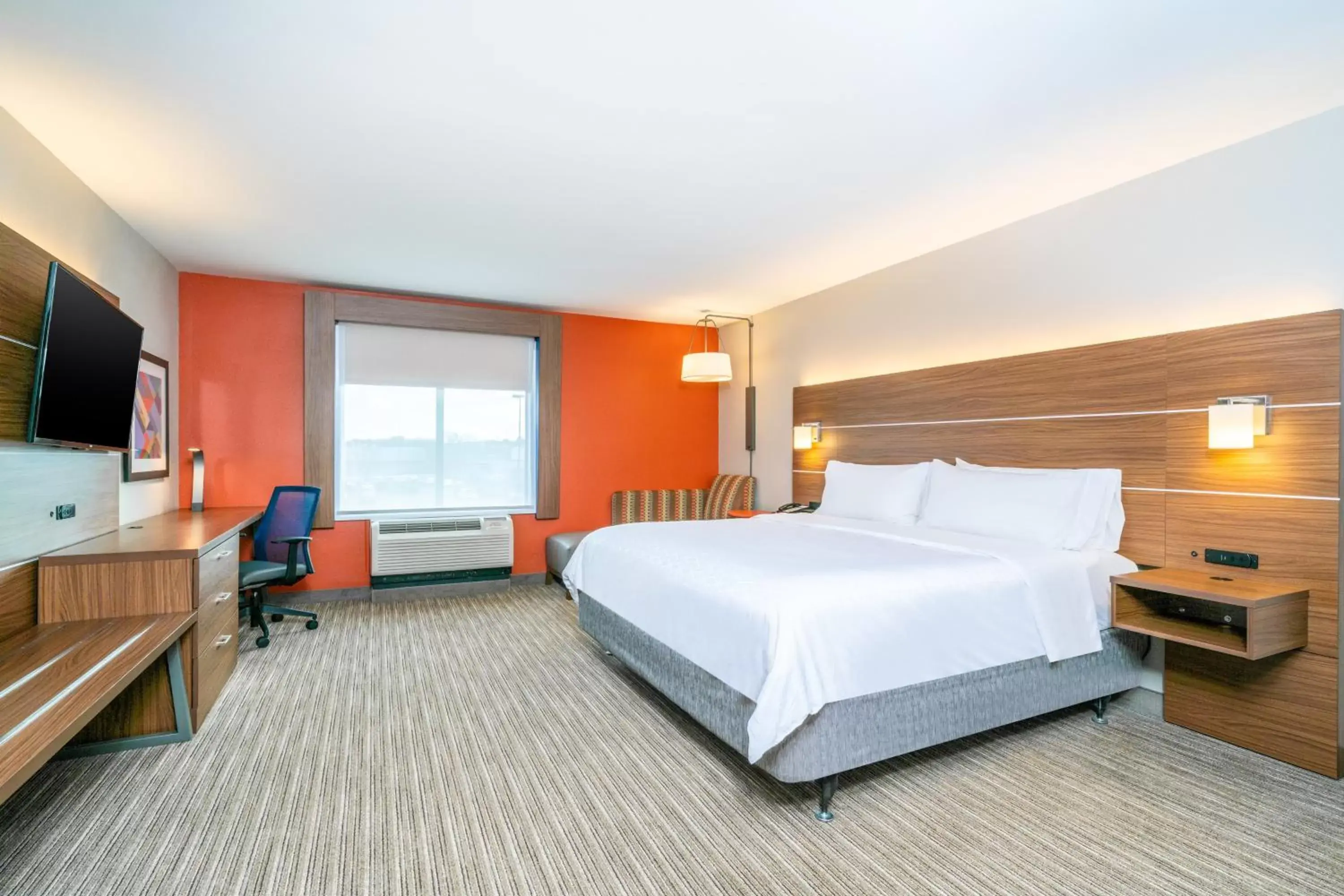 Bedroom, Bed in Holiday Inn Express Hotel & Suites Tappahannock by IHG Bedroom, Bed in Holiday Inn Express Hotel & Suites Tappahannock by IHG