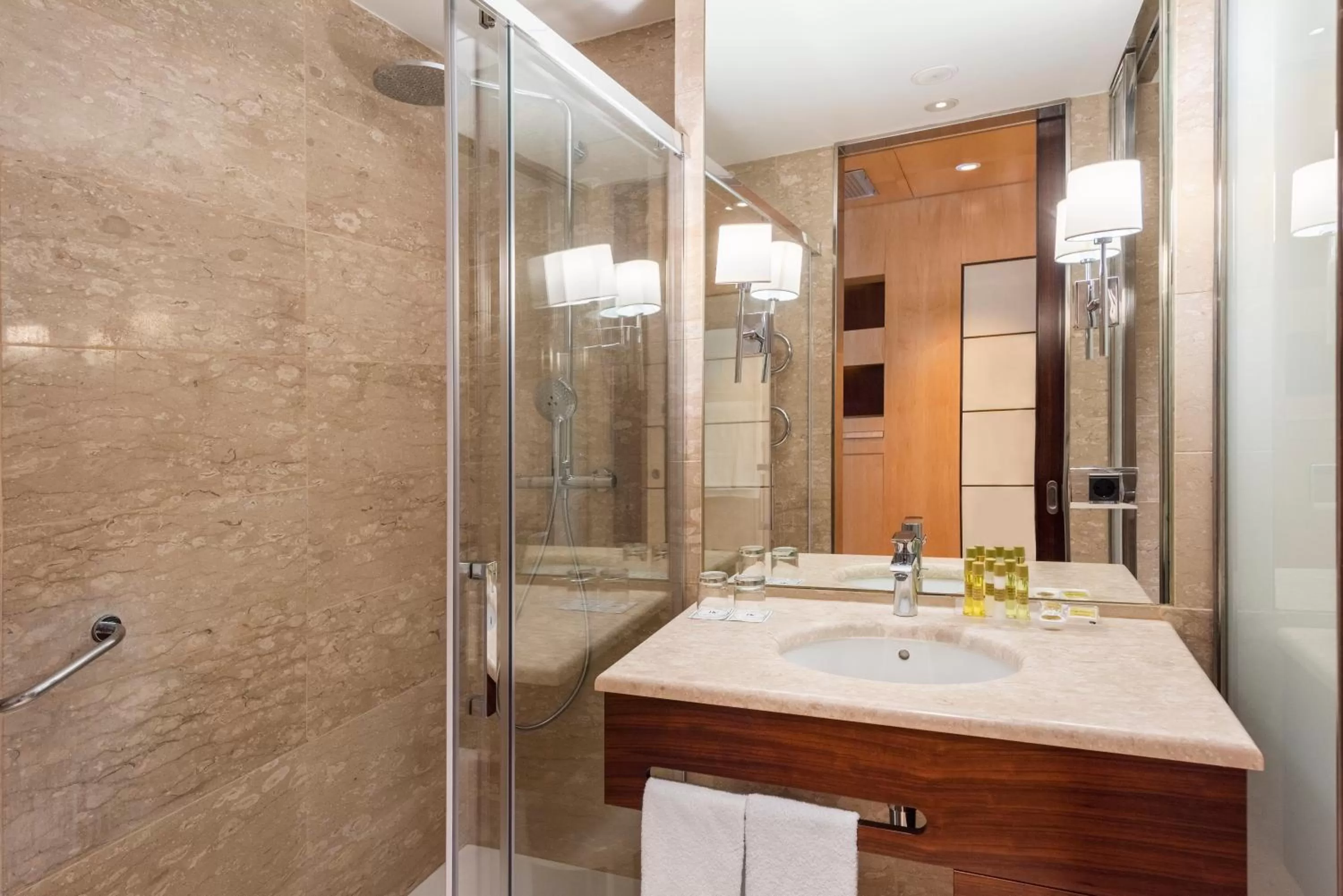 Shower in Eurostars Gran Valencia