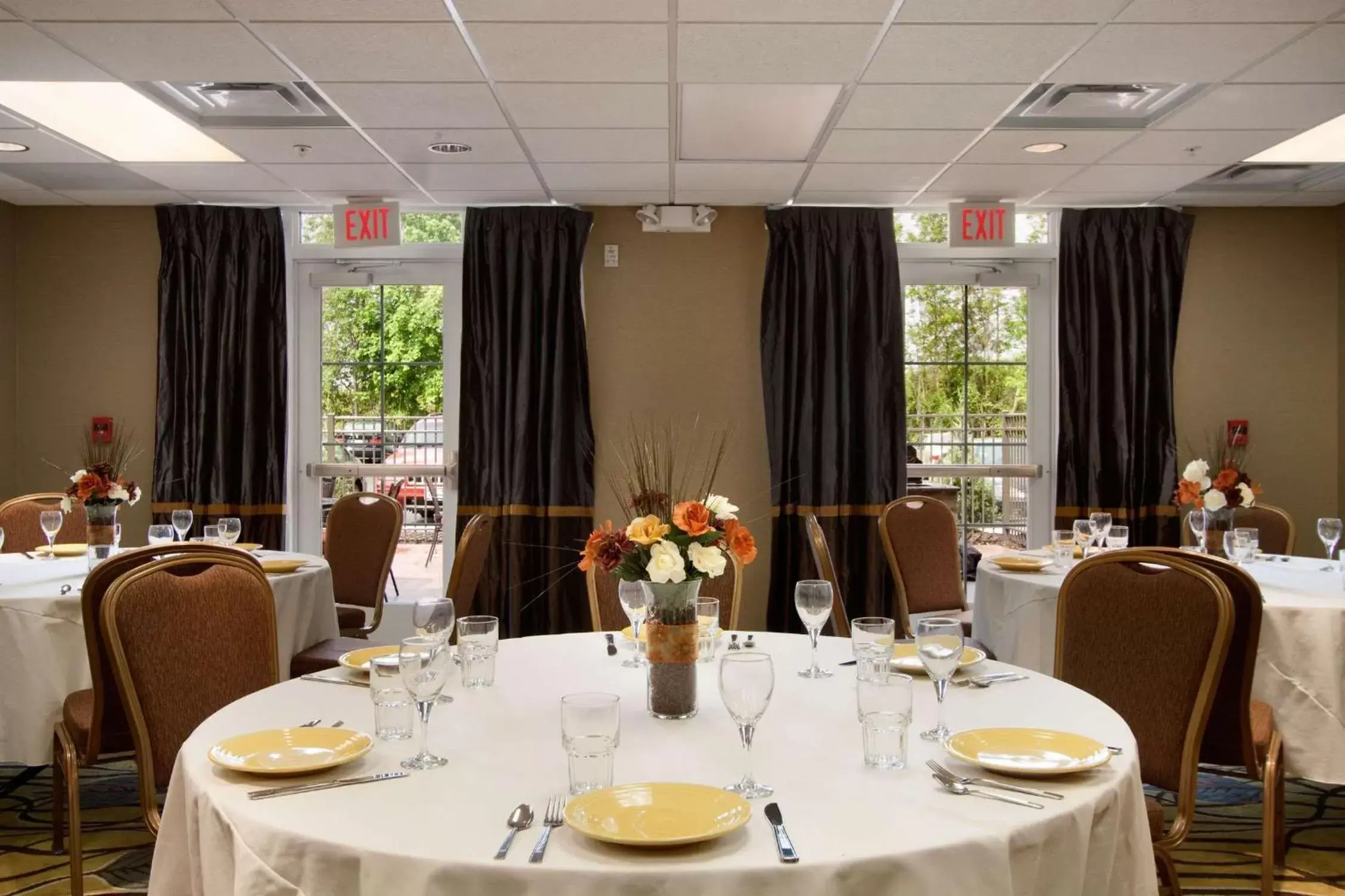 Meeting/conference room, Restaurant/Places to Eat in Homewood Suites by Hilton Rochester/Greece, NY